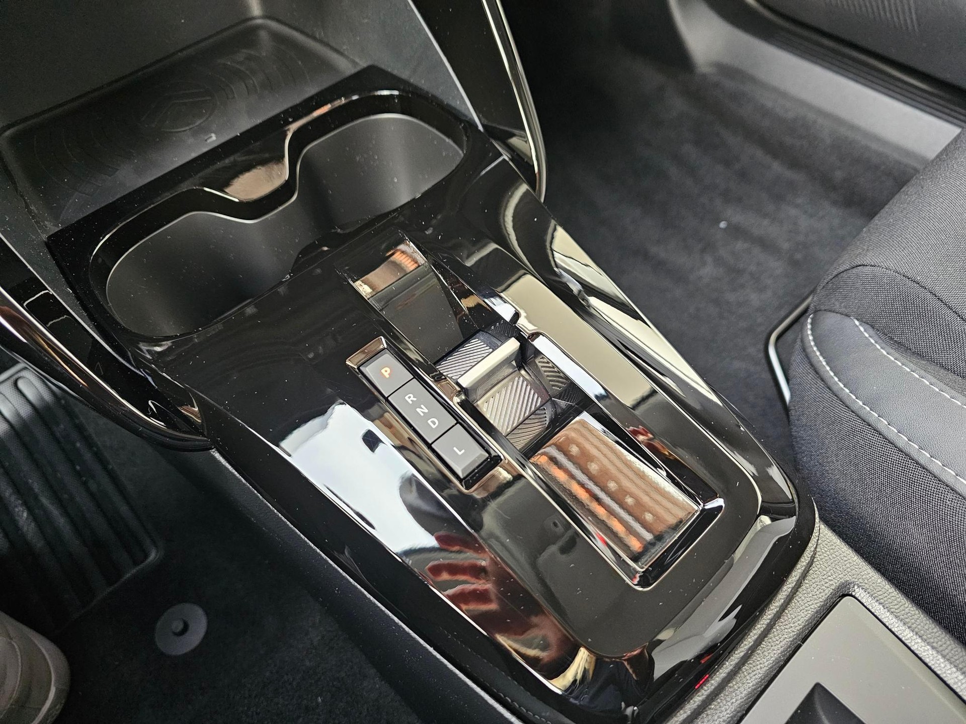 CITROEN C3 1.2 Hybrid Max-image-13