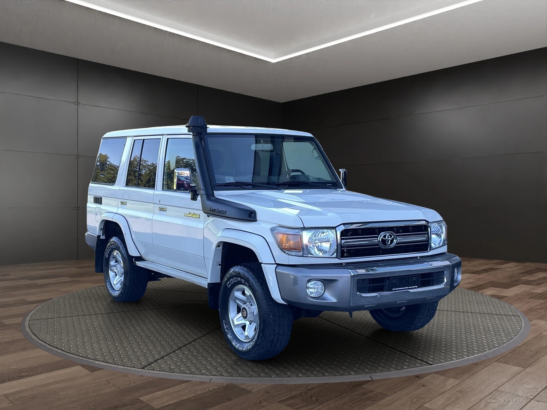 TOYOTA Land Cruiser 4.2 Diesel-image-1