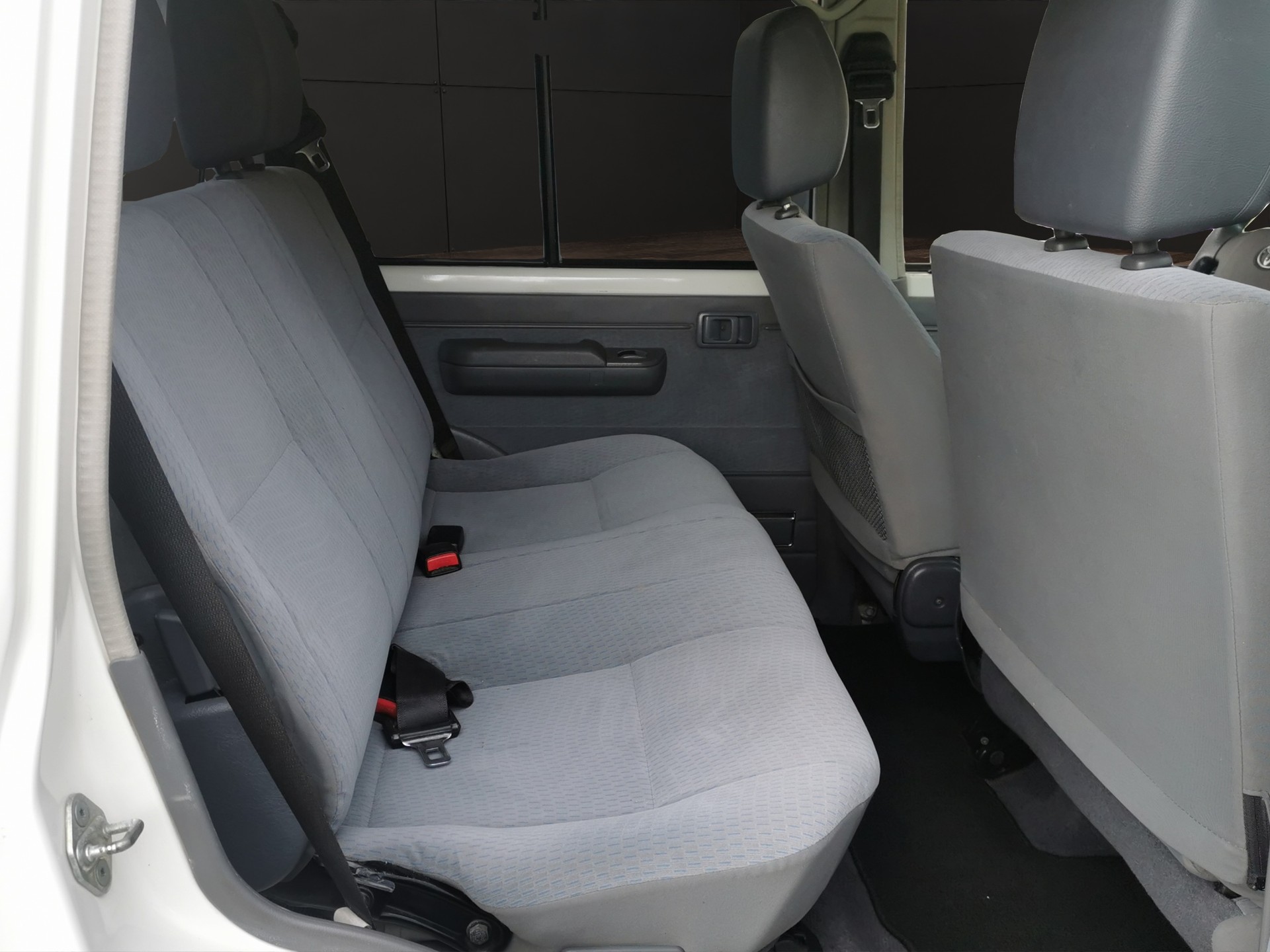 TOYOTA Land Cruiser 4.2 Diesel-image-14