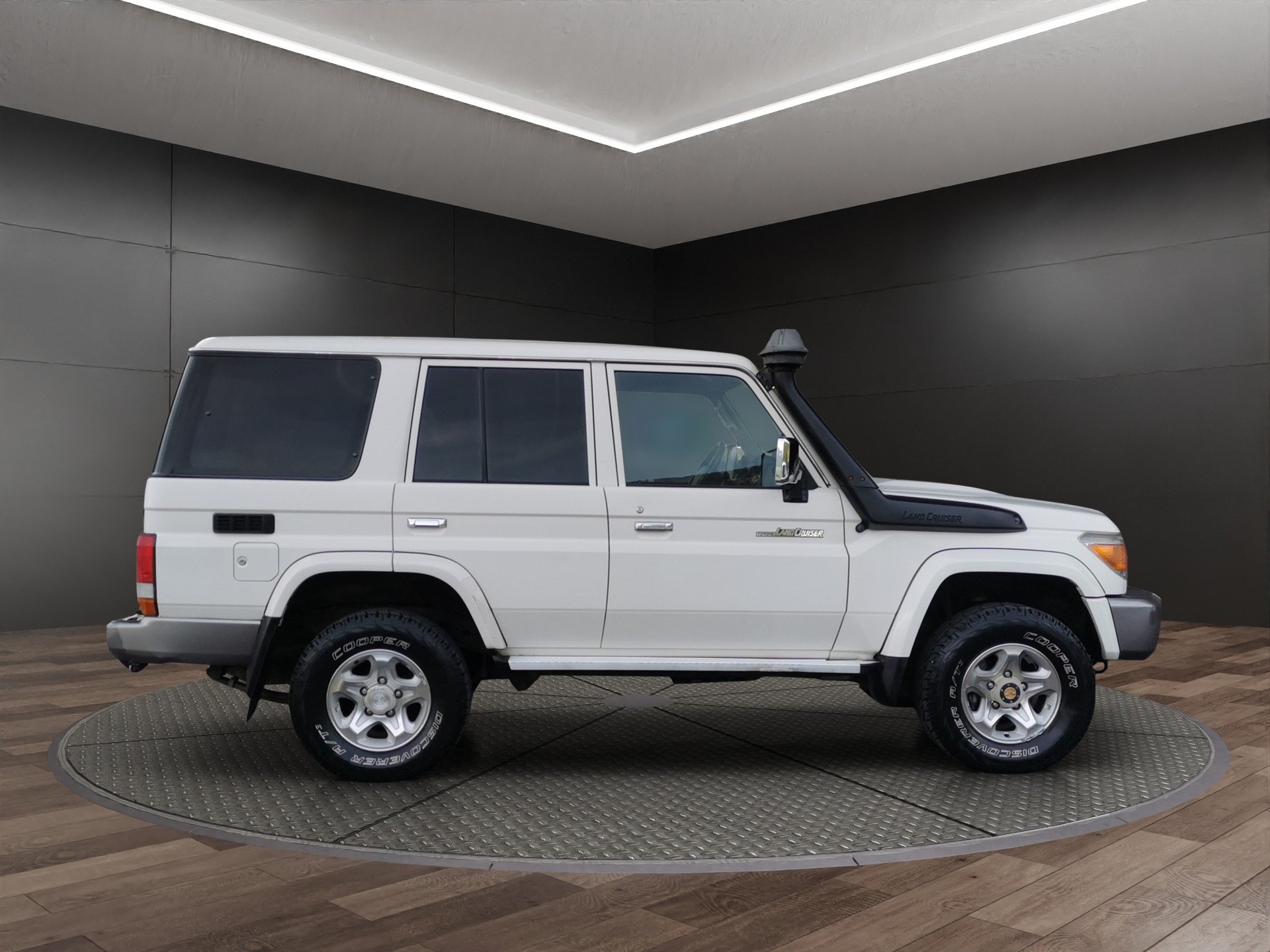 TOYOTA Land Cruiser 4.2 Diesel-image-4