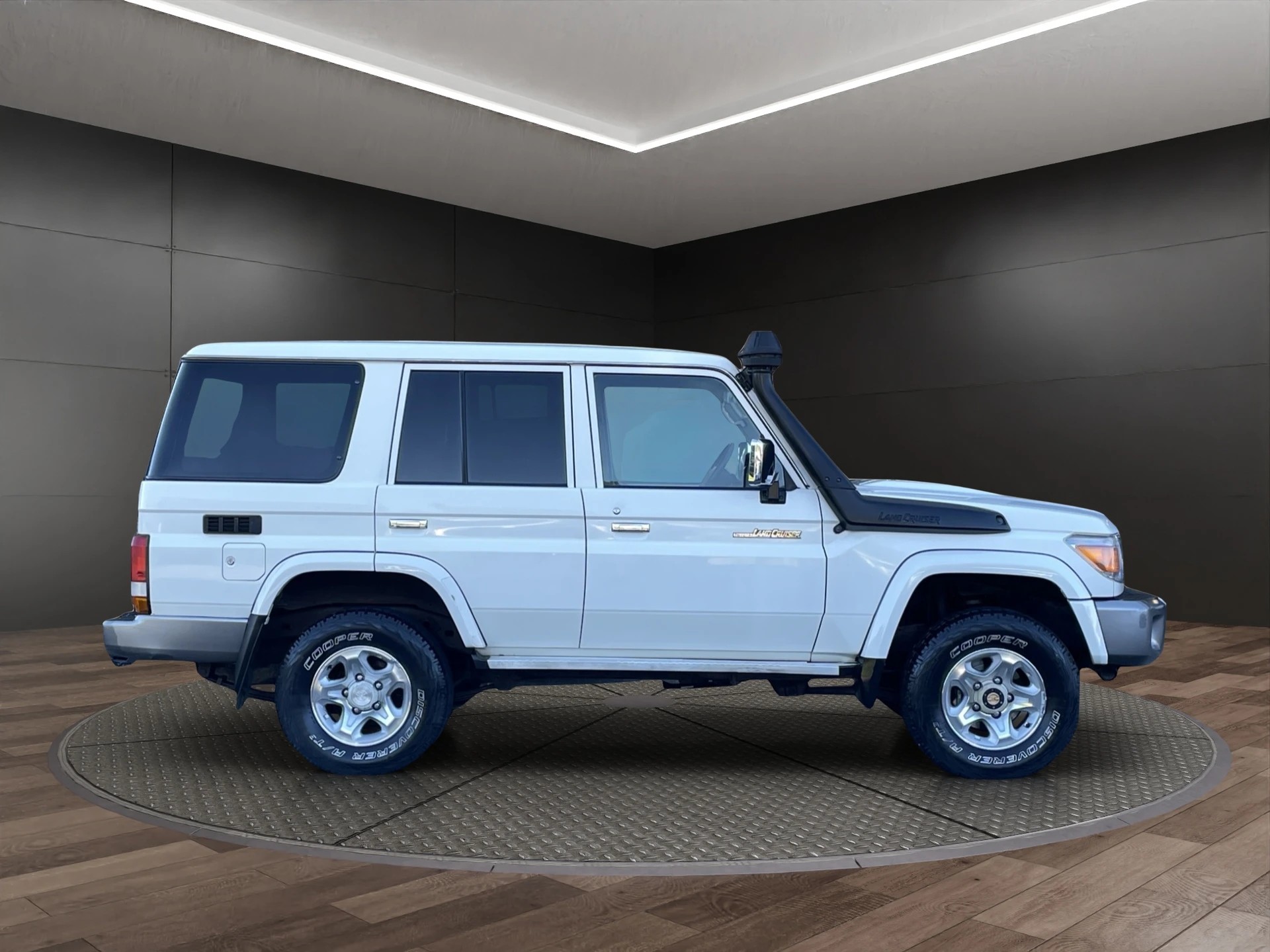 TOYOTA Land Cruiser 4.2 Diesel-image-6