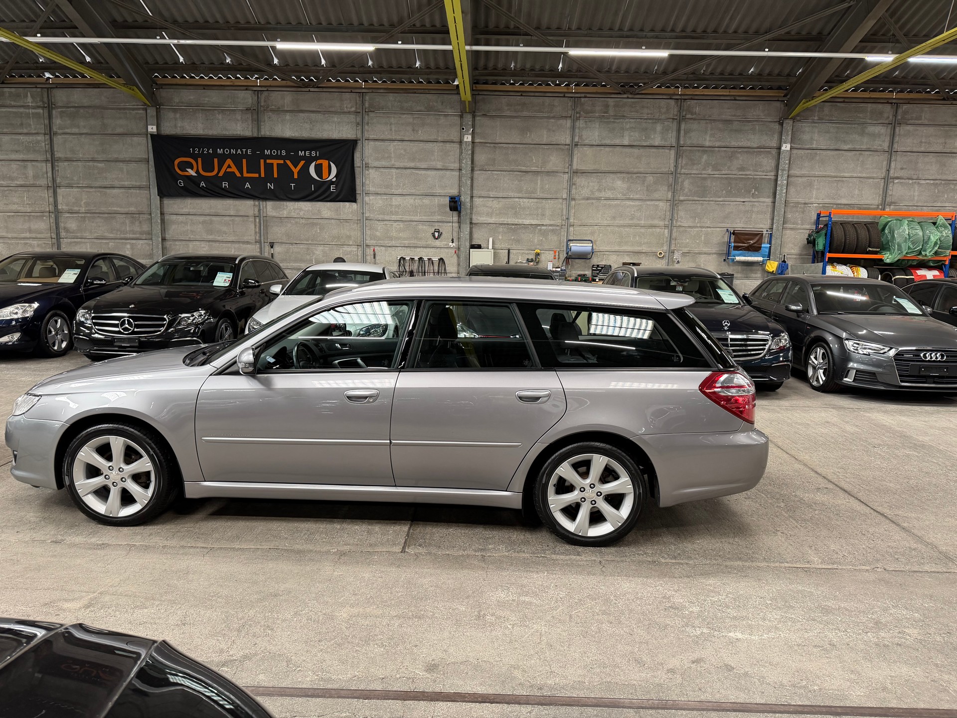SUBARU Legacy 2.0R AWD Swiss-image-6