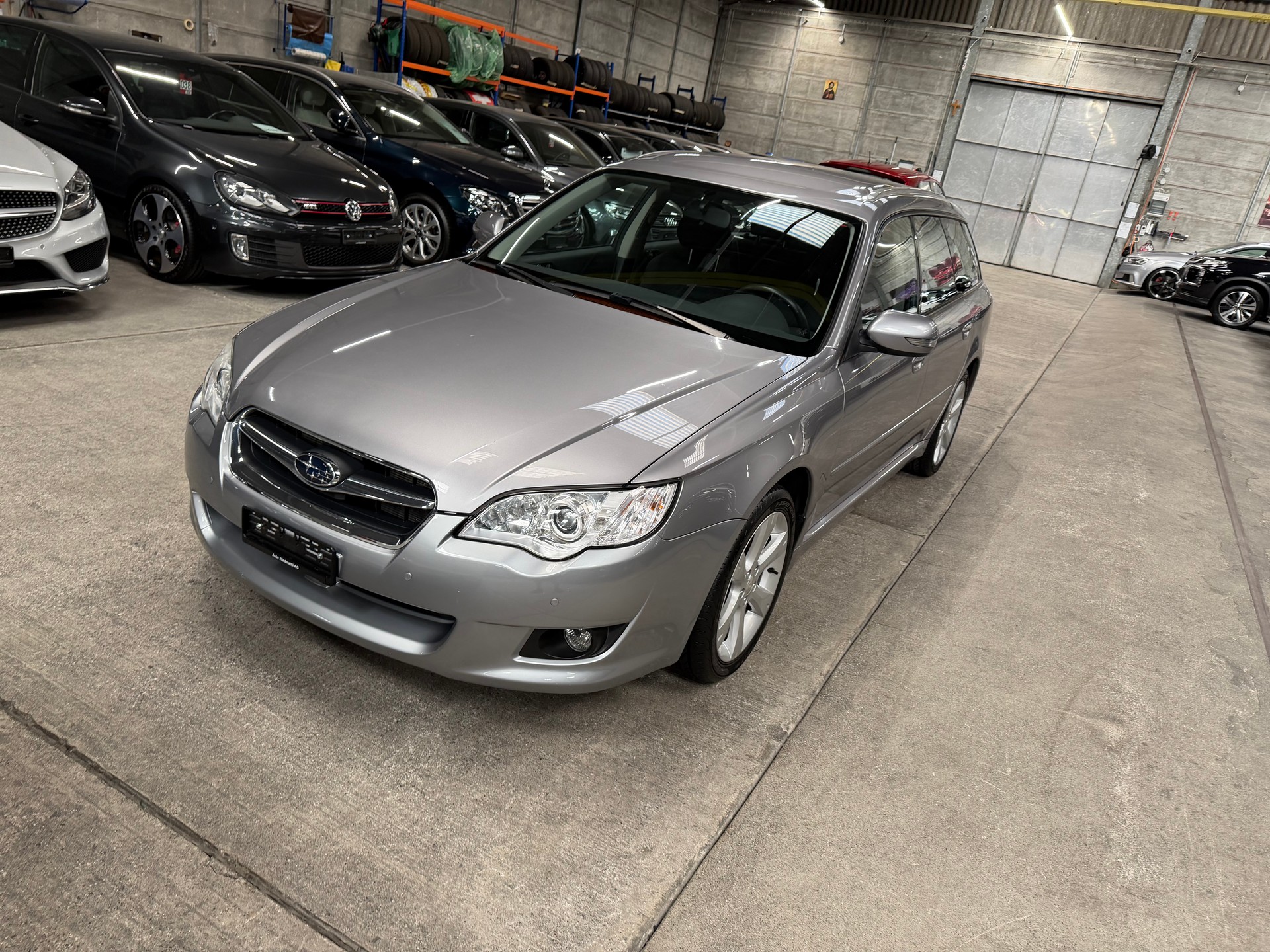 SUBARU Legacy 2.0R AWD Swiss-image-7