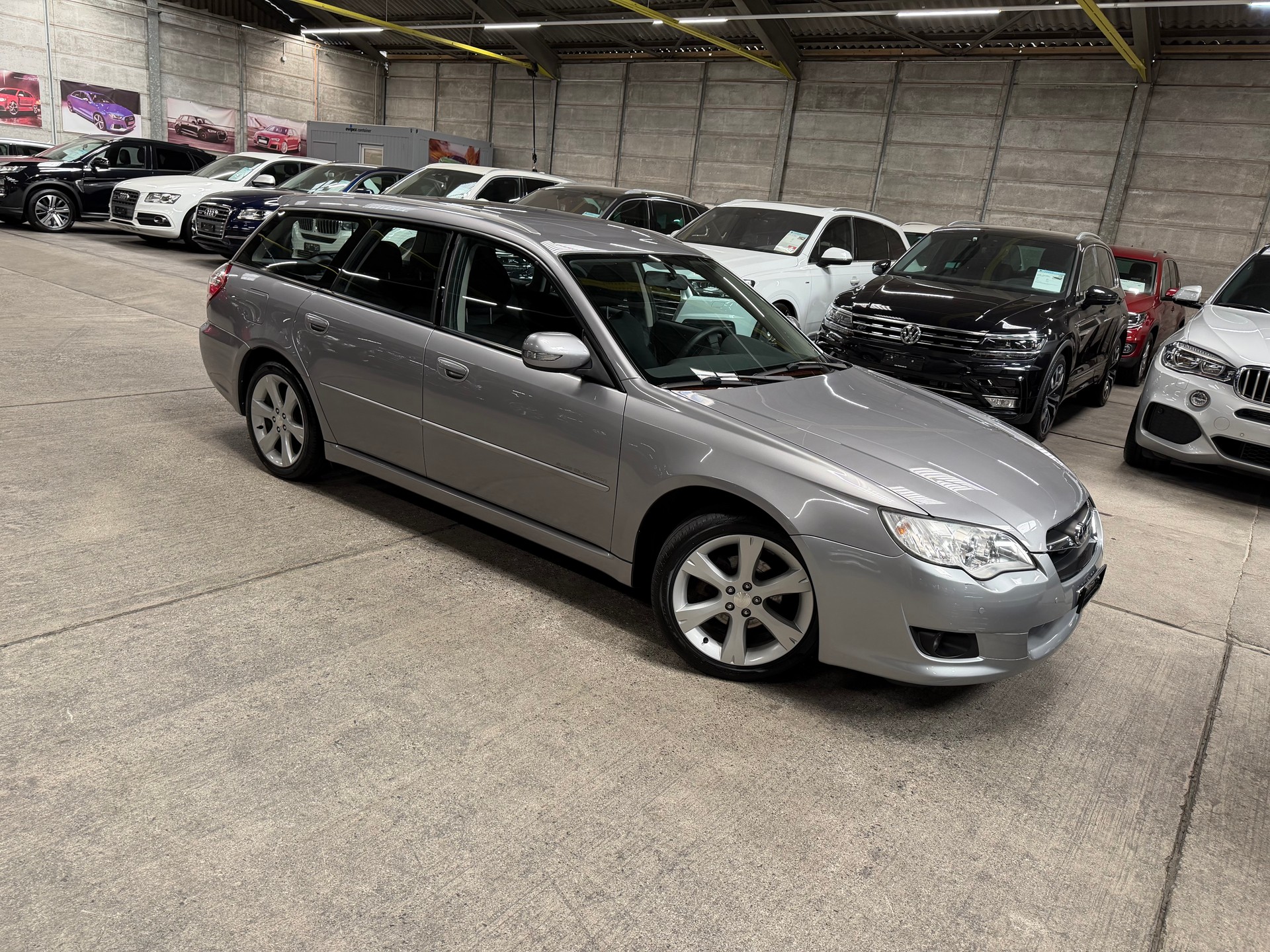 SUBARU Legacy 2.0R AWD Swiss-image-0