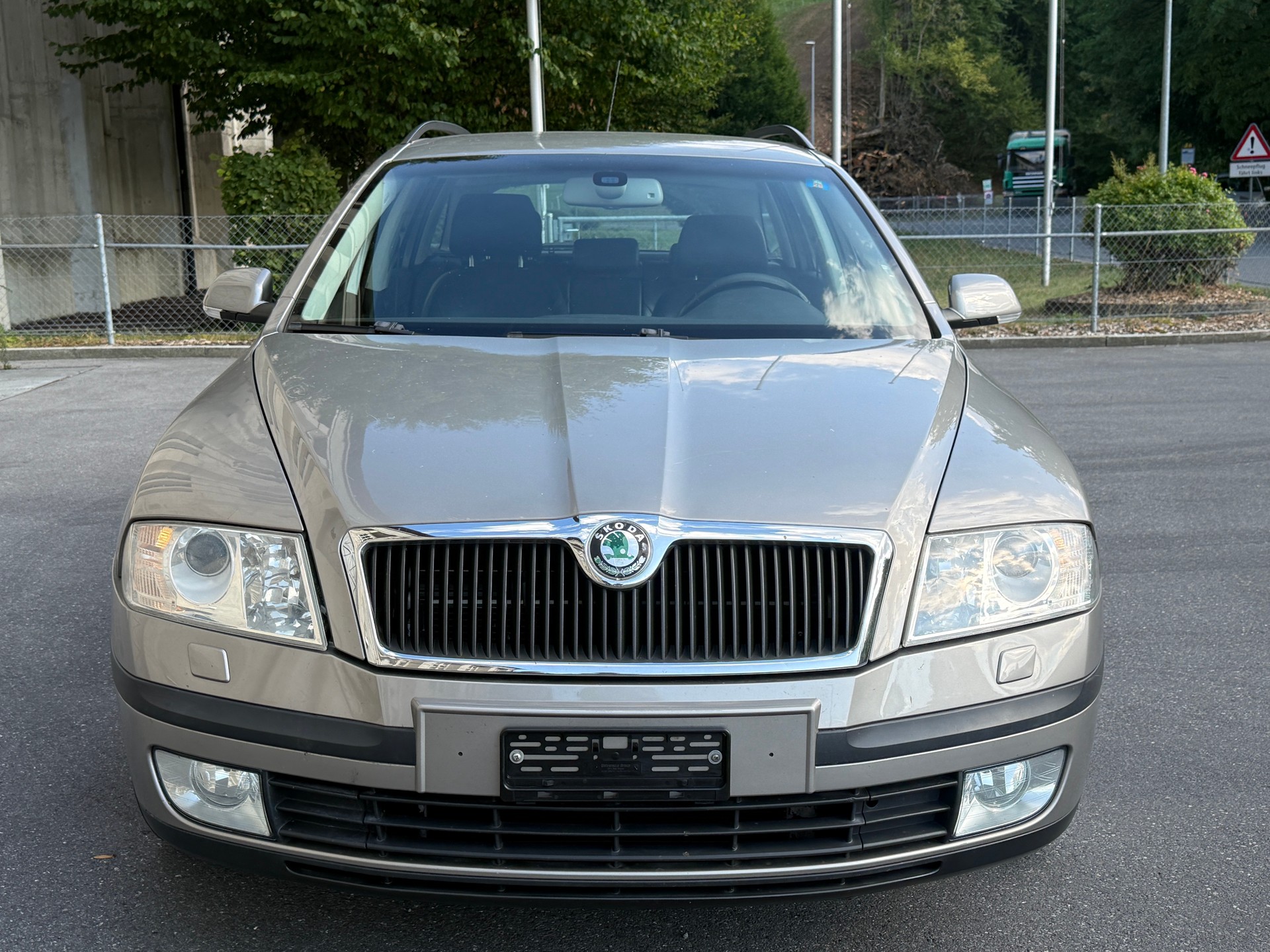 SKODA Octavia Combi 2.0 TDI Elegance DSG-image-2