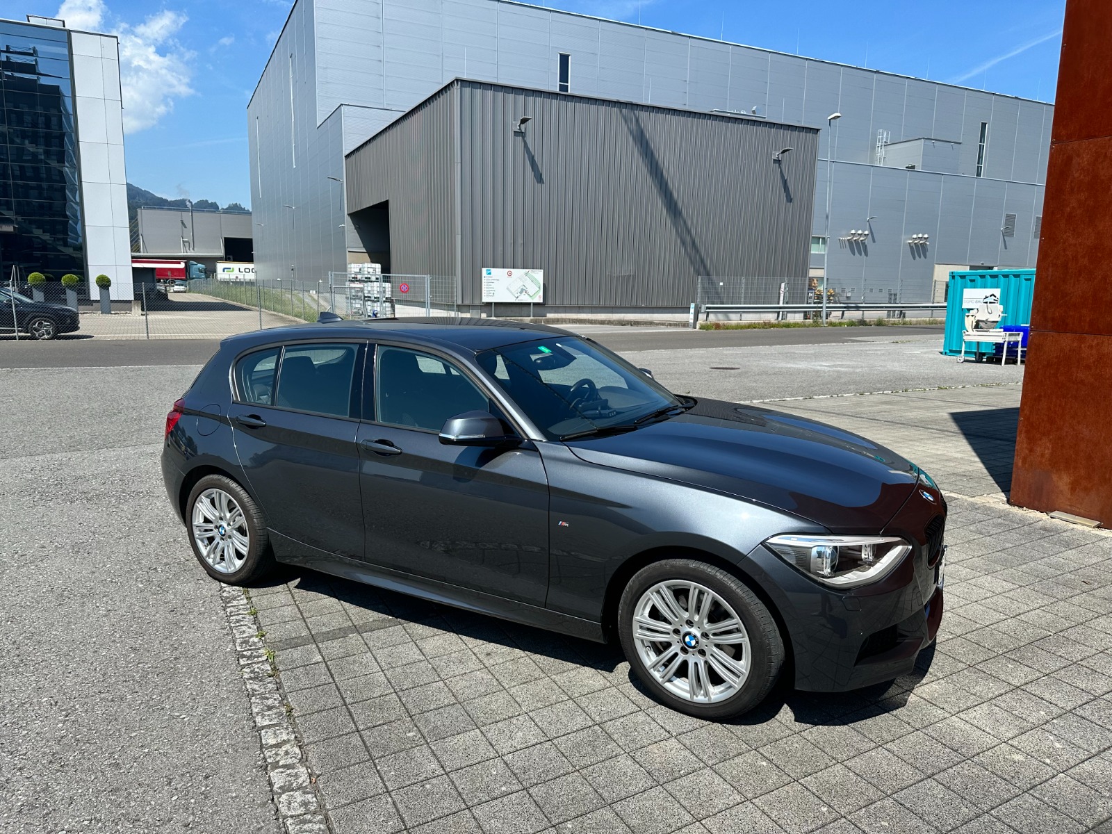 BMW 118d xDrive-image-0