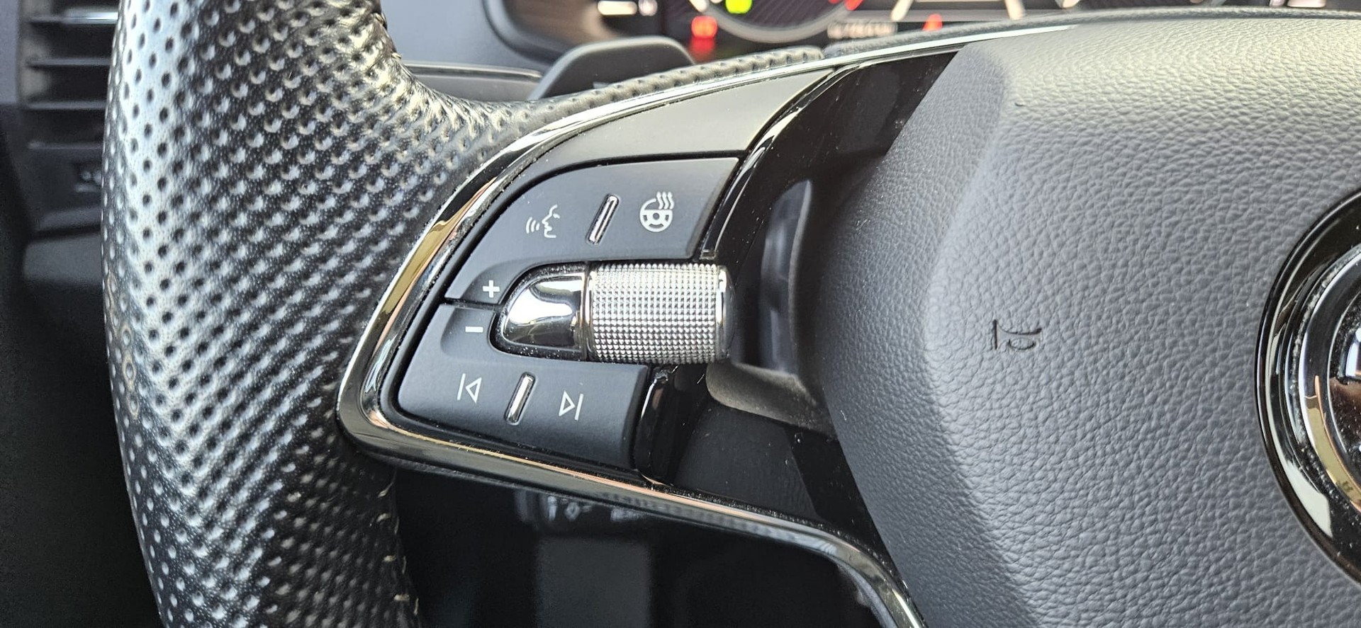 SKODA Skoda Karoq Sportline TSI 4x4-image-8