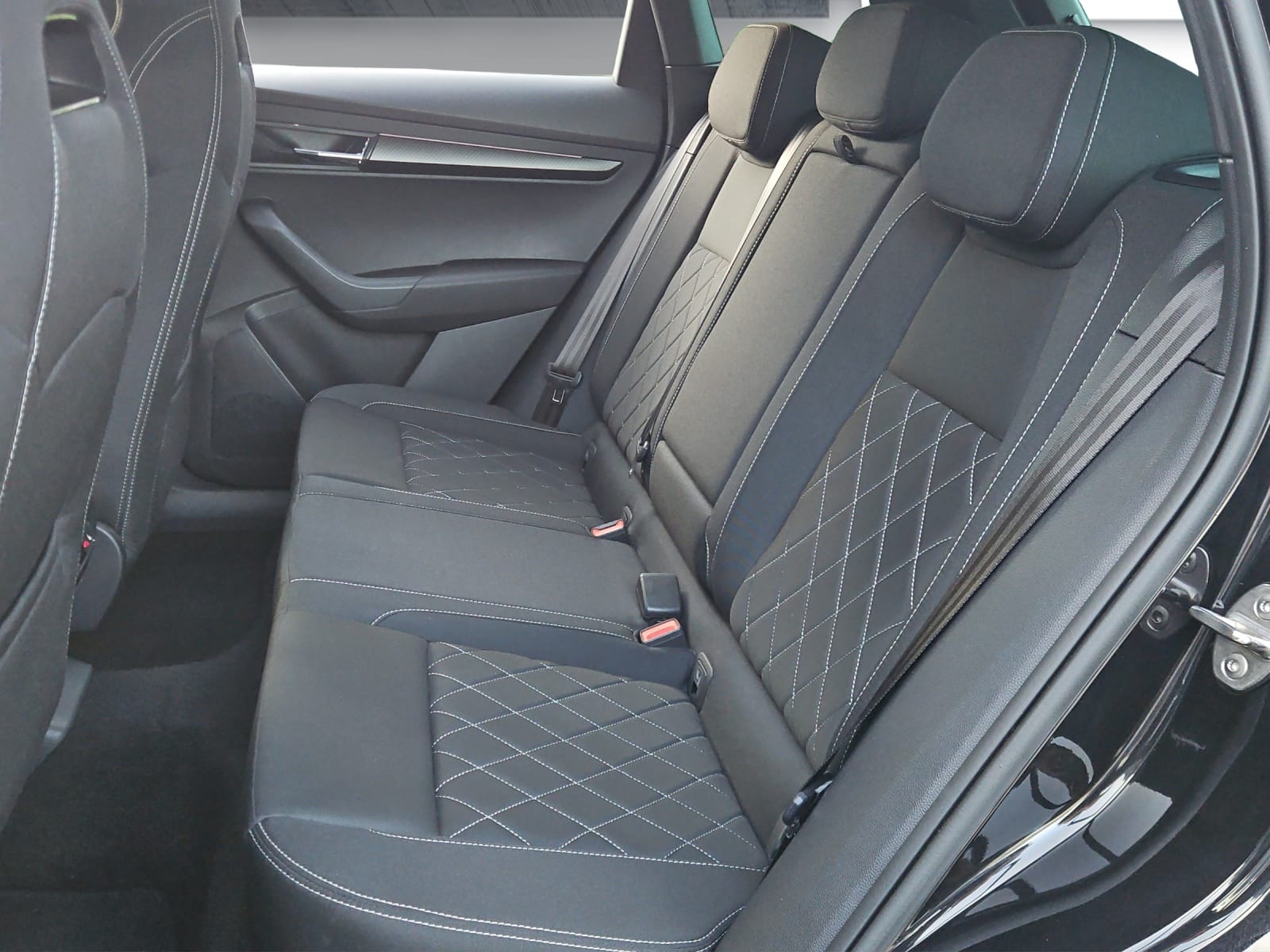 SKODA Skoda Karoq Sportline TSI 4x4-image-12