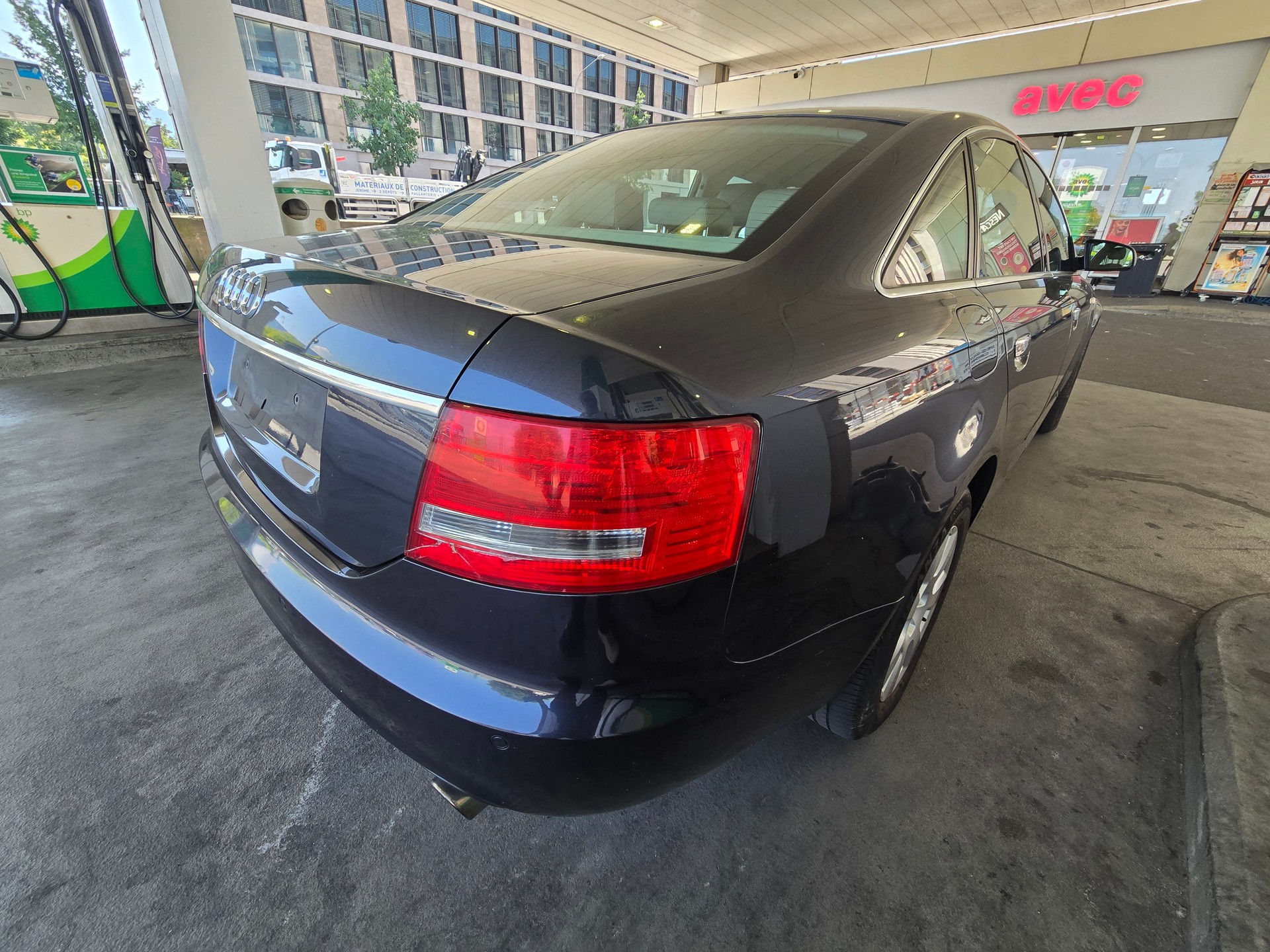 AUDI A6-image-2