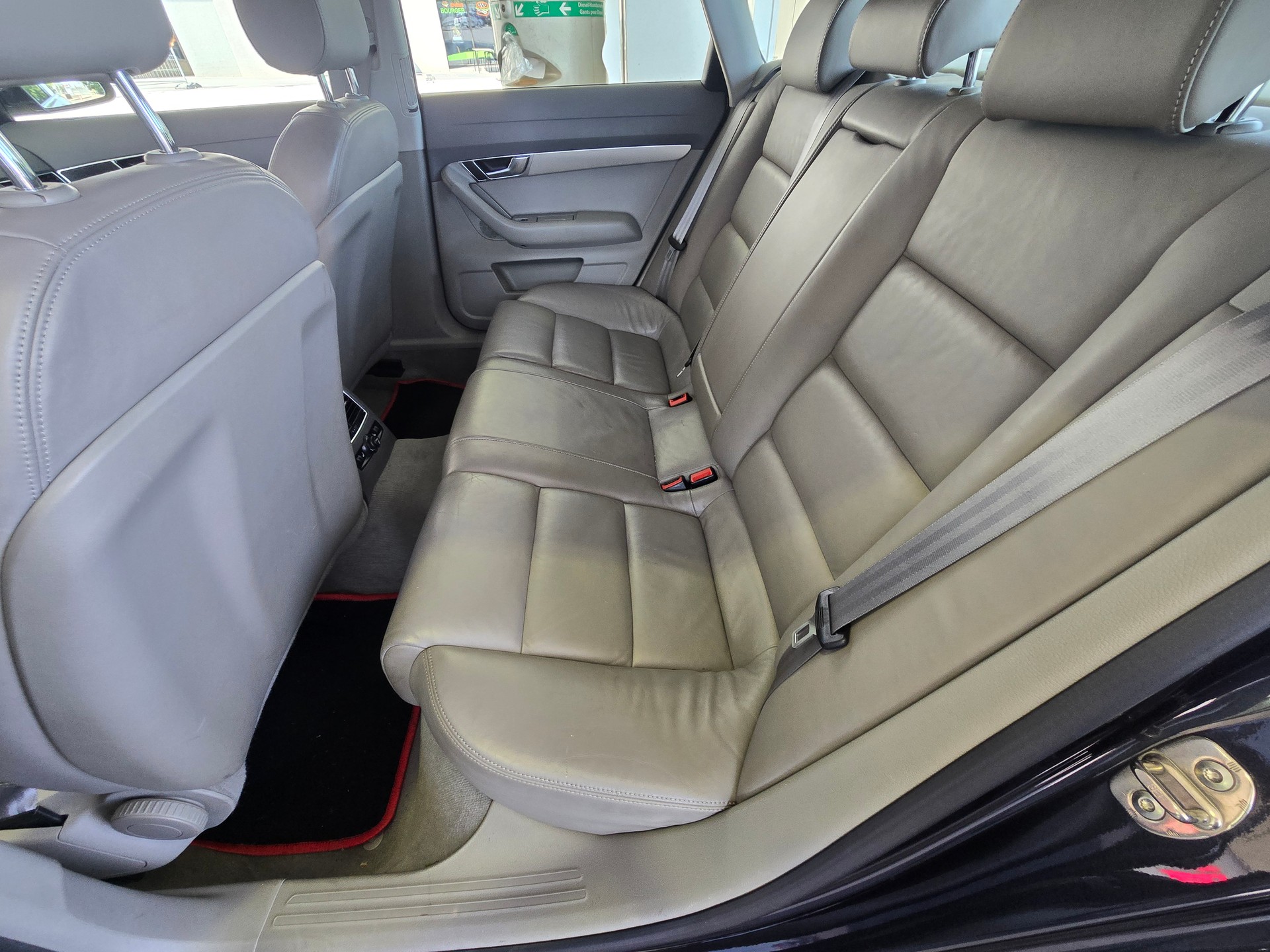 AUDI A6-image-10