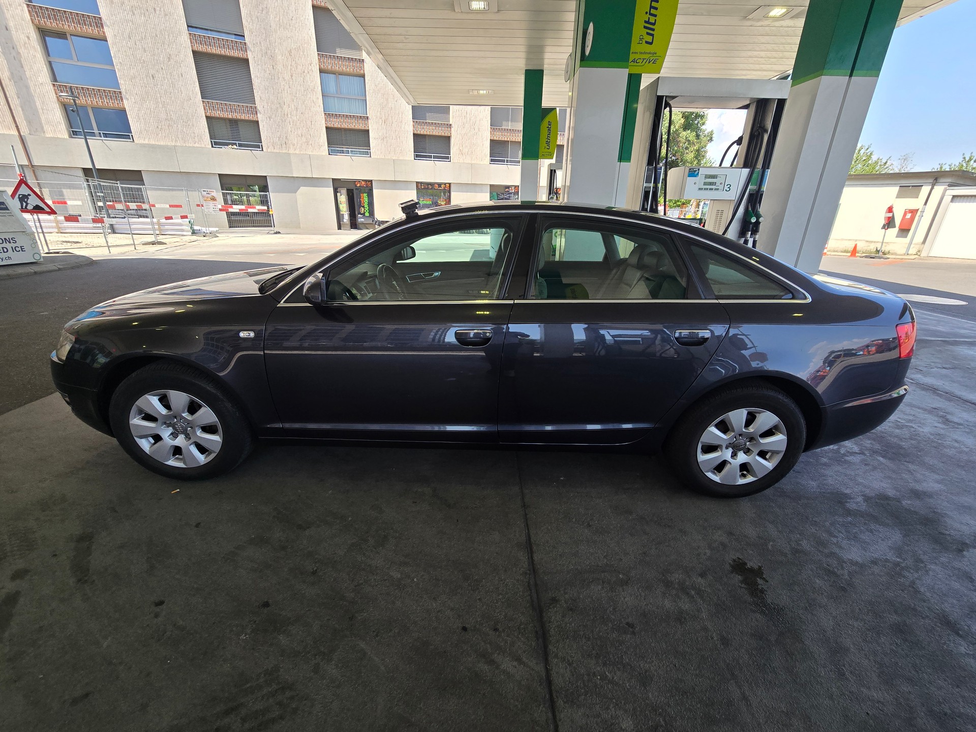 AUDI A6-image-11