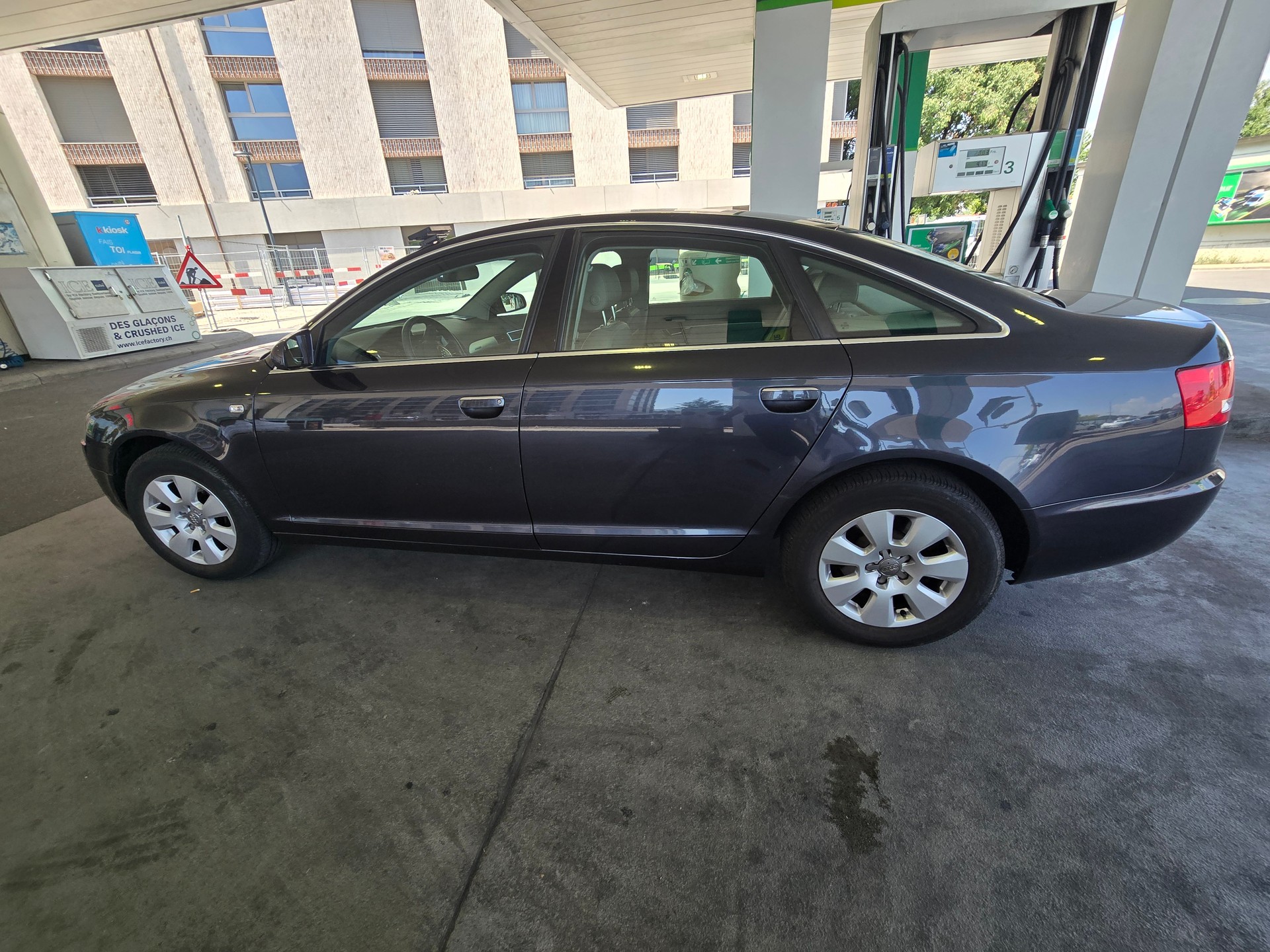 AUDI A6-image-3