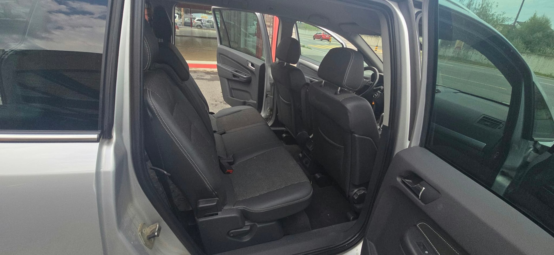 OPEL Zafira 2.2i 16V Anniversary Edition Automatic-image-13