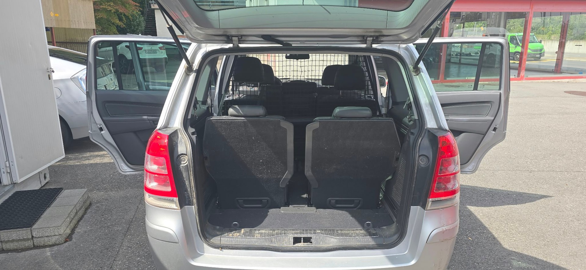 OPEL Zafira 2.2i 16V Anniversary Edition Automatic-image-14
