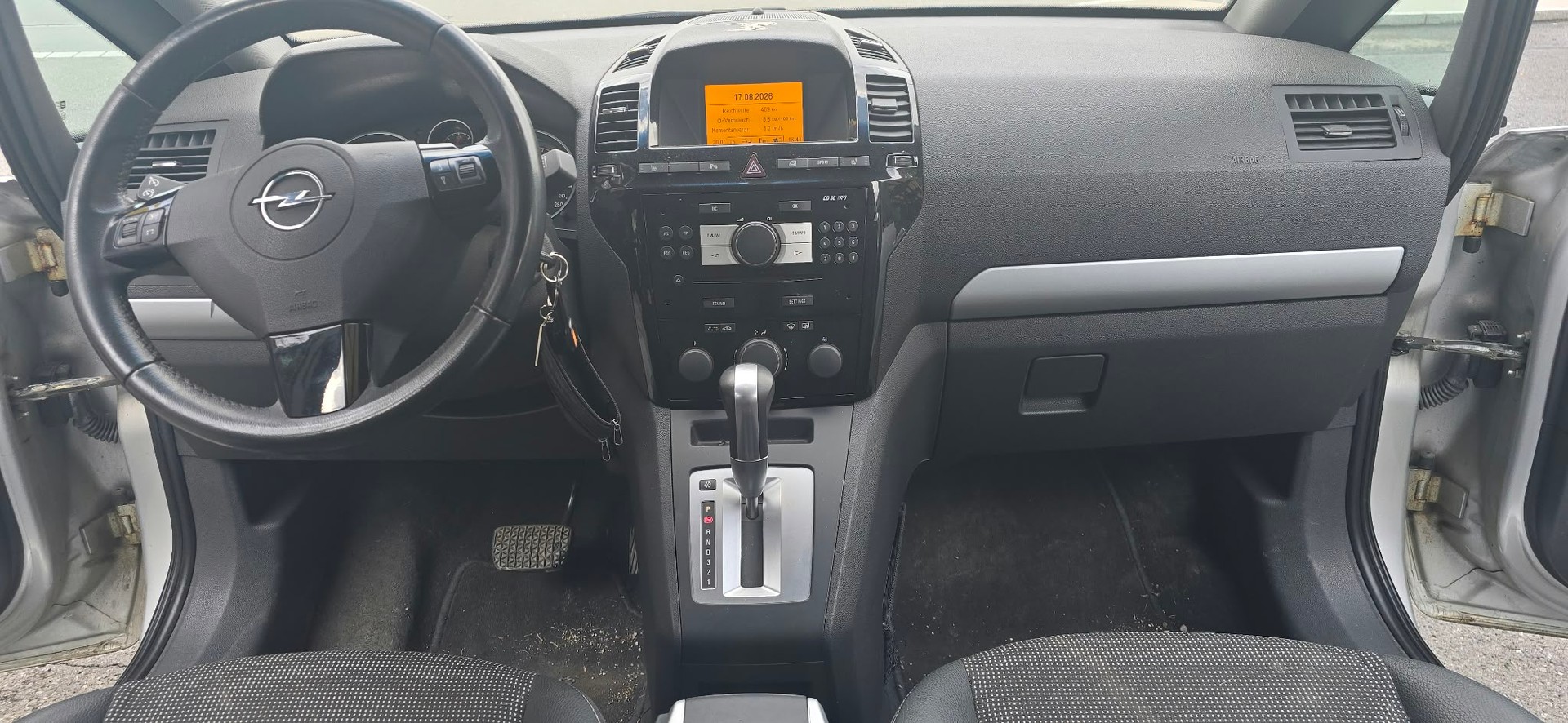 OPEL Zafira 2.2i 16V Anniversary Edition Automatic-image-11