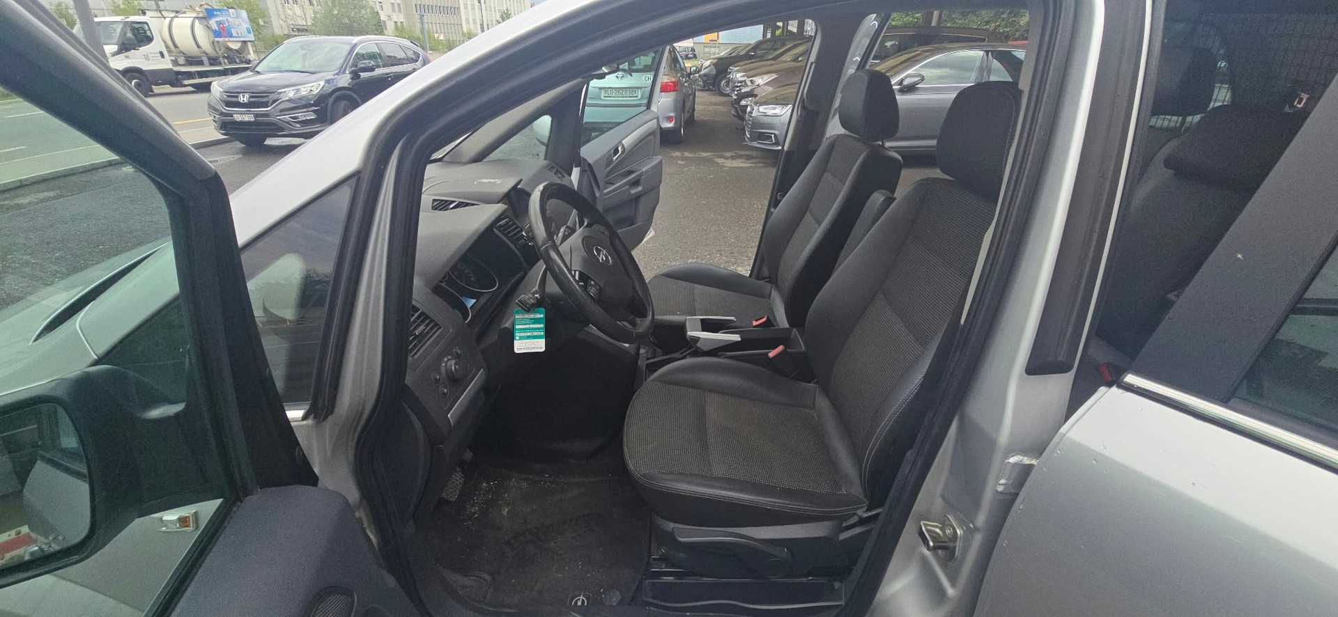 OPEL Zafira 2.2i 16V Anniversary Edition Automatic-image-6
