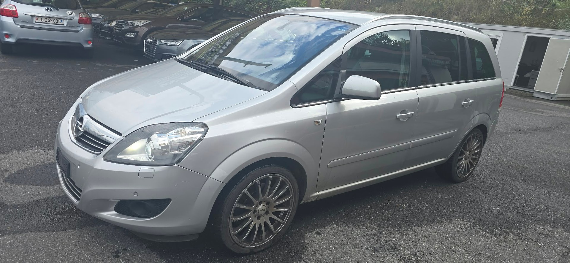 OPEL Zafira 2.2i 16V Anniversary Edition Automatic-image-1