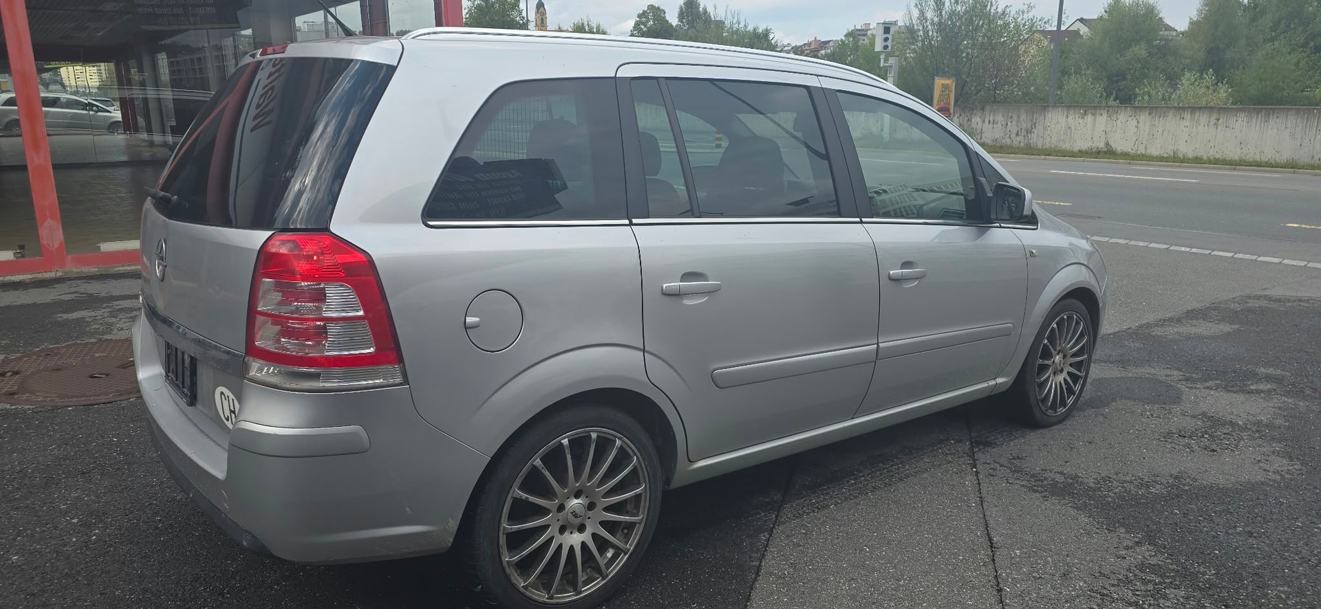 OPEL Zafira 2.2i 16V Anniversary Edition Automatic-image-4