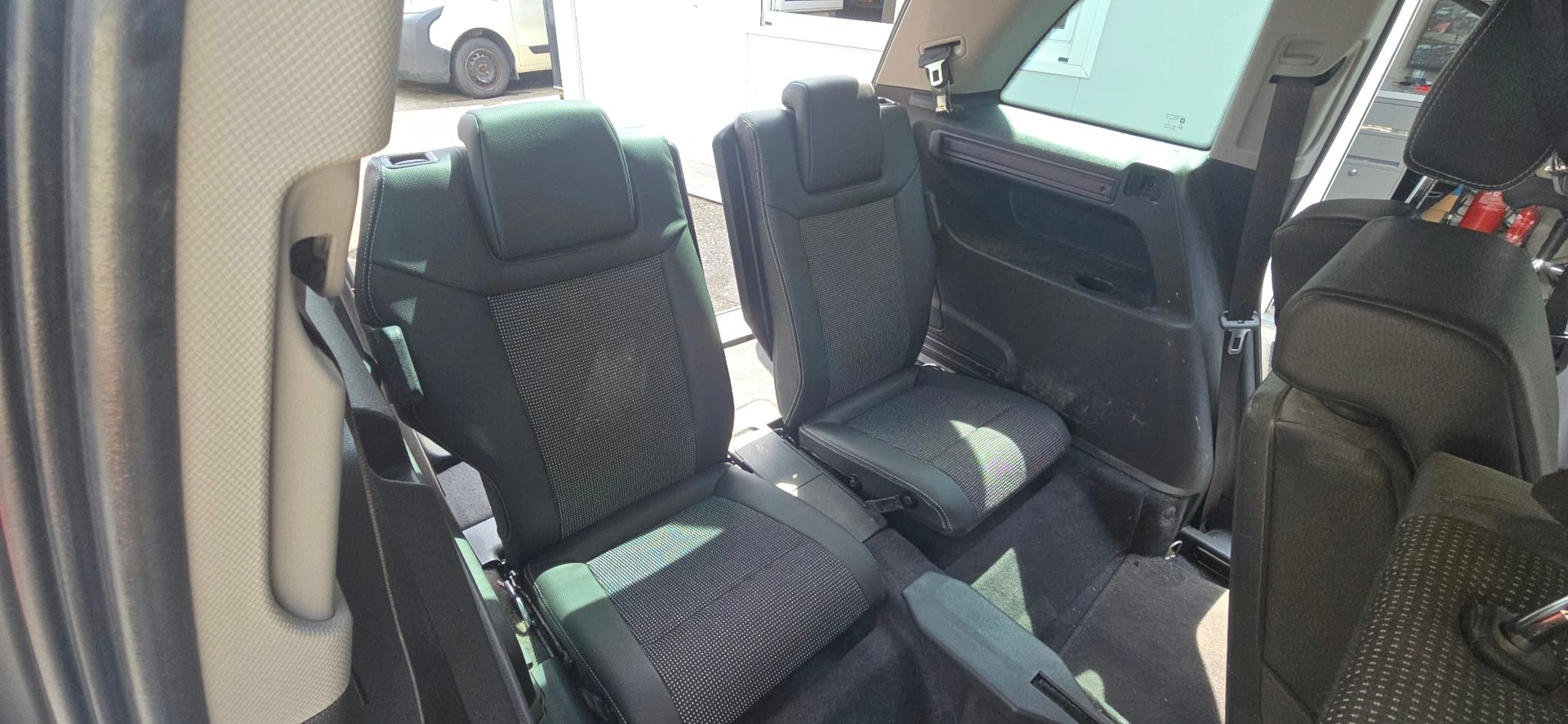 OPEL Zafira 2.2i 16V Anniversary Edition Automatic-image-10
