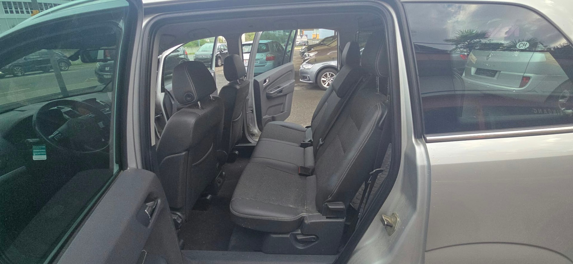 OPEL Zafira 2.2i 16V Anniversary Edition Automatic-image-7
