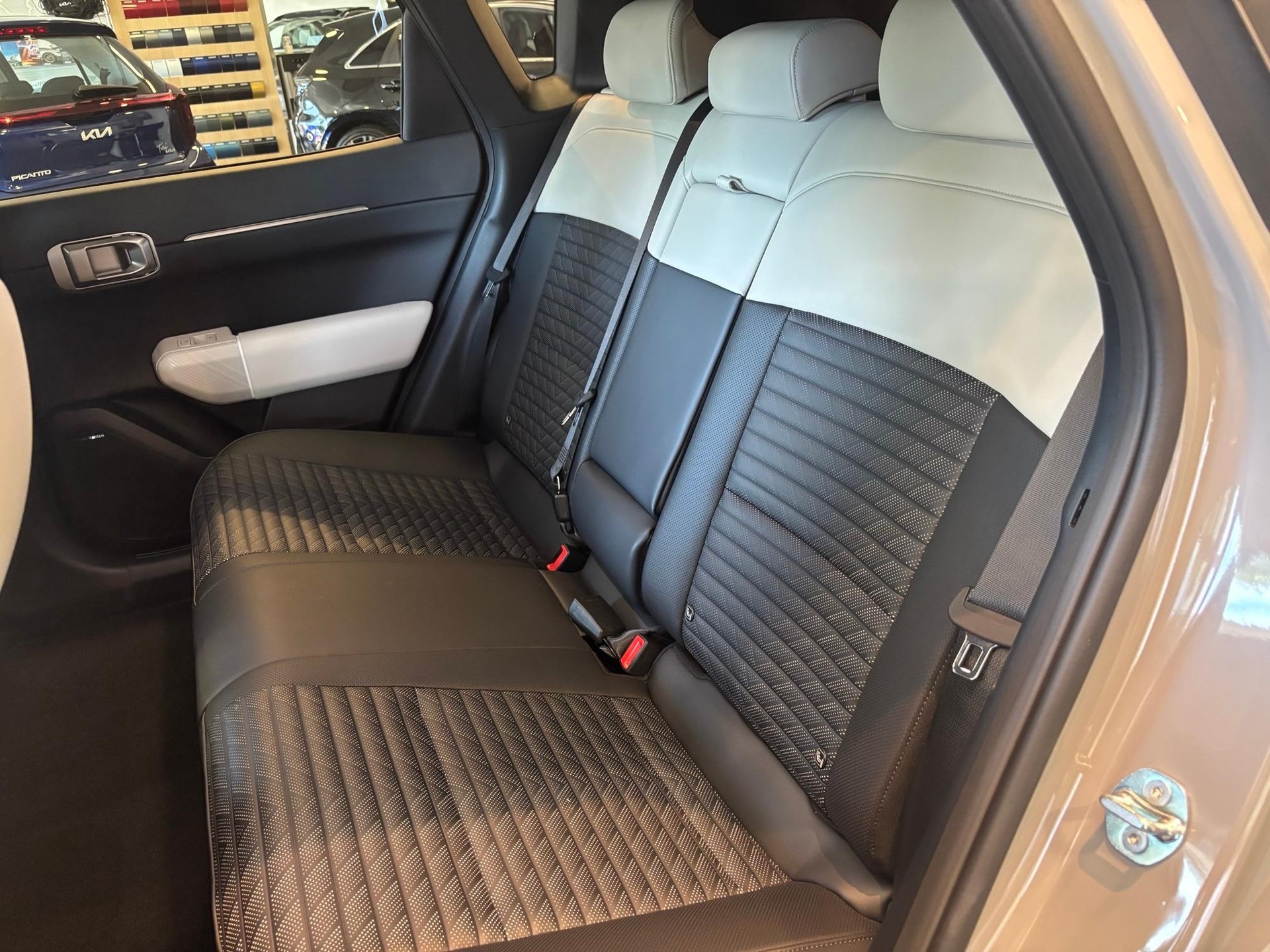 KIA EV4 81 kWh GT-Line-image-7