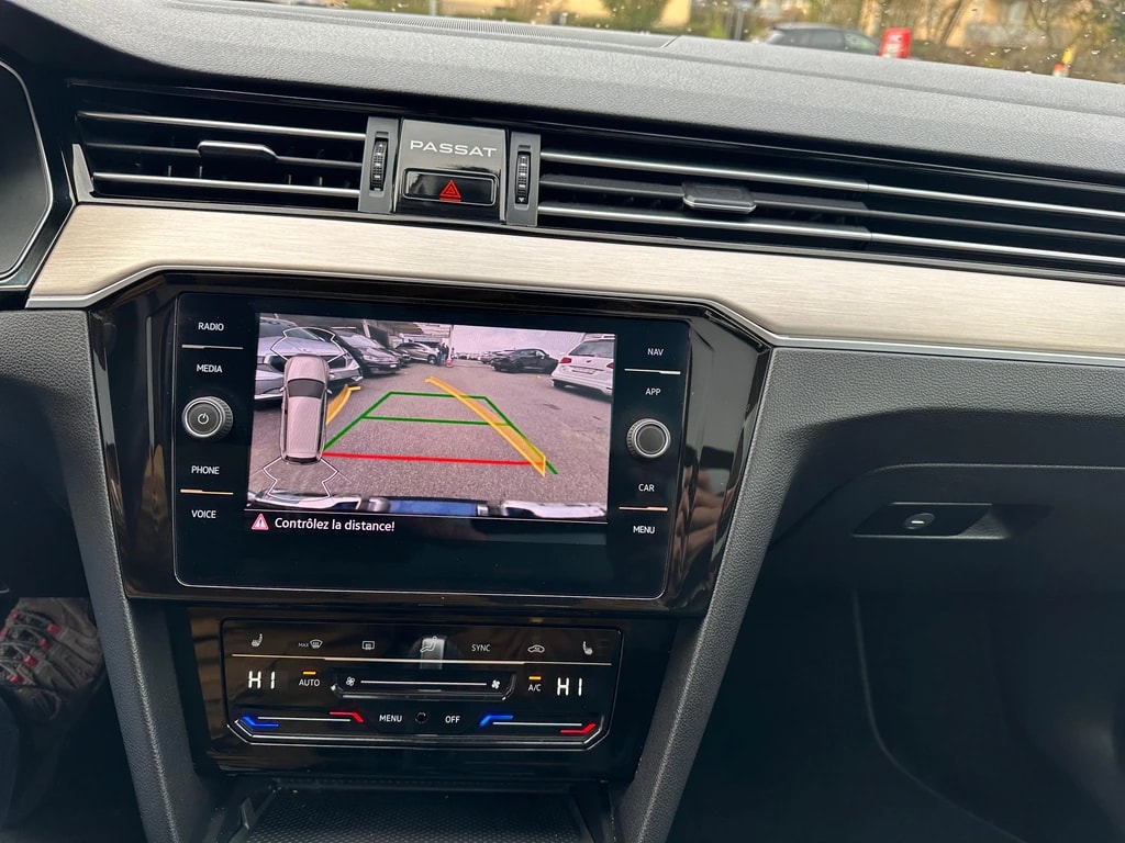 VW Passat 2.0 TDI BMT Elegance DSG ** Alcantara-Leder ** Gr-Navi ** RF-Kamera ** Panorama-Glass ** ACC ** Neues Modell ** Ab MFK **-image-4