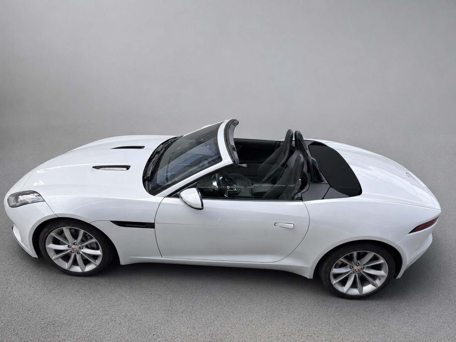 JAGUAR F-Type Convertible 2.0 I4 R-Dynamik Automatik-image-12