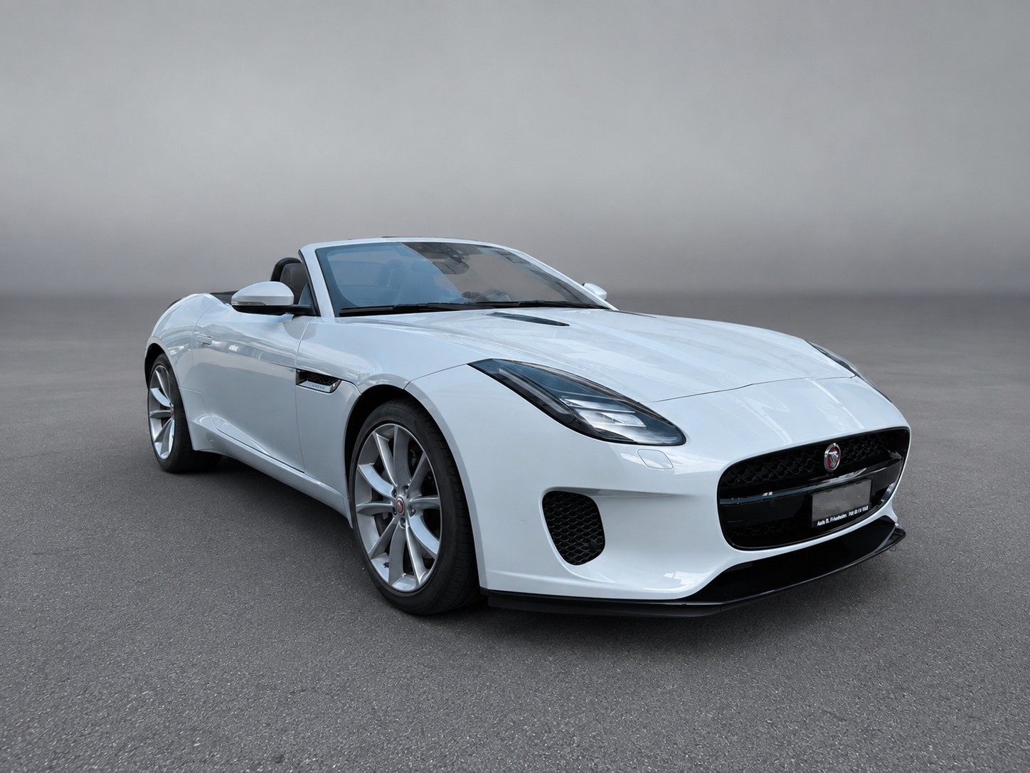 JAGUAR F-Type Convertible 2.0 I4 R-Dynamik Automatik-image-9