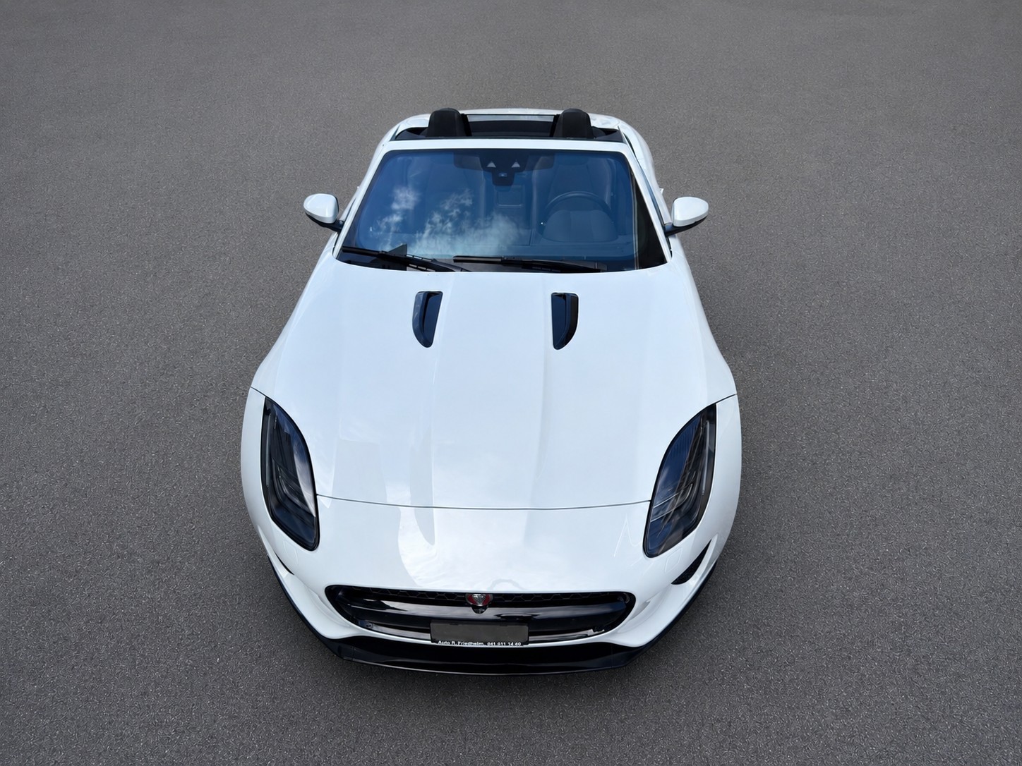 JAGUAR F-Type Convertible 2.0 I4 R-Dynamik Automatik-image-13