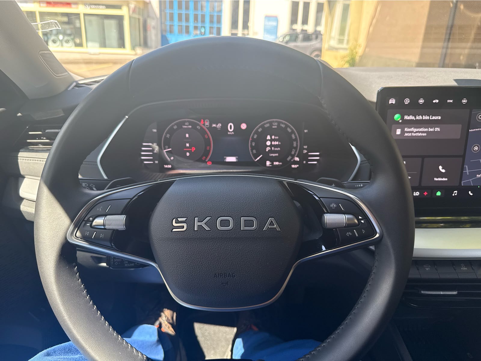 SKODA Octavia Combi 2.0 TDI DSG Selection-image-10