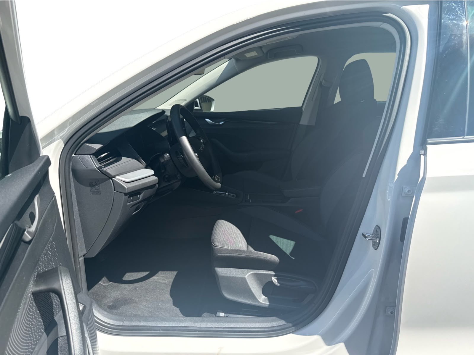 SKODA Octavia Combi 2.0 TDI DSG Selection-image-9