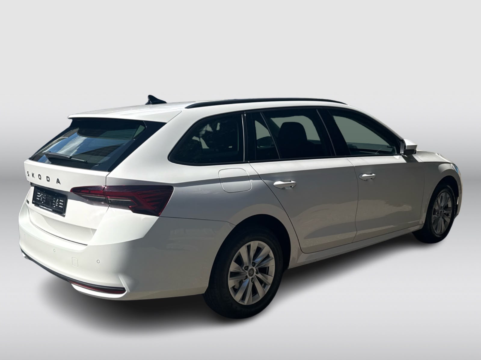 SKODA Octavia Combi 2.0 TDI DSG Selection-image-5