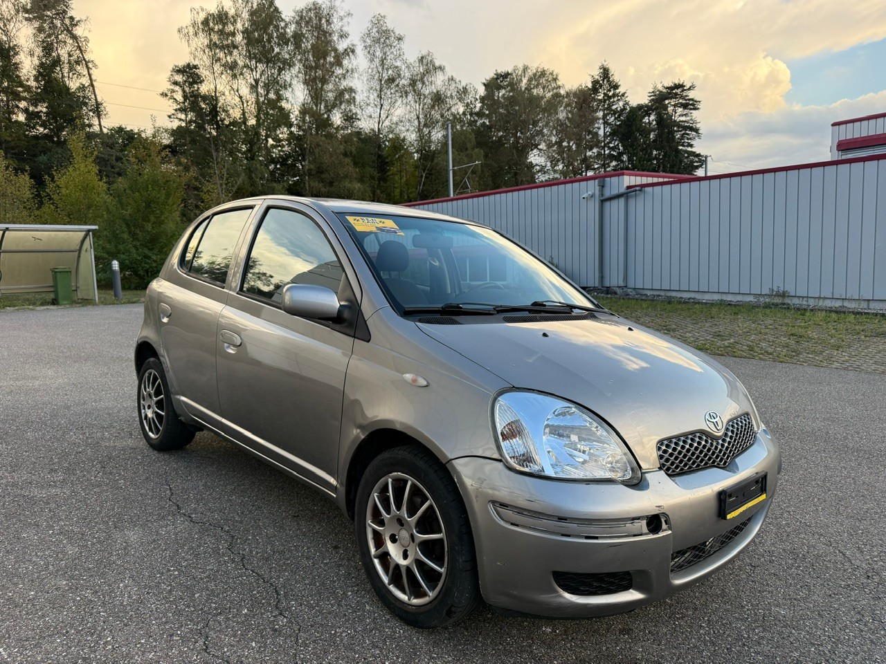 TOYOTA Yaris 1.3 Linea Sol-image-1