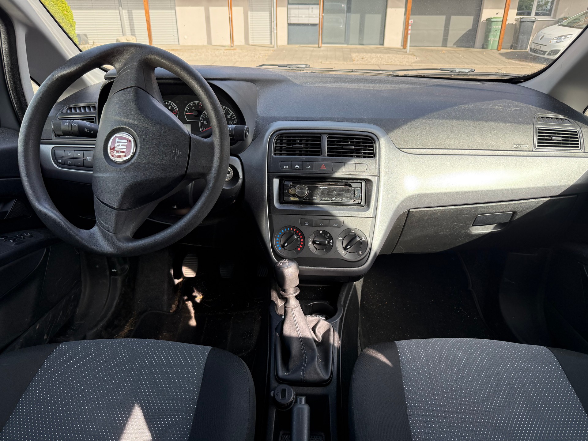 FIAT Punto 1.2 Pop Star-image-8