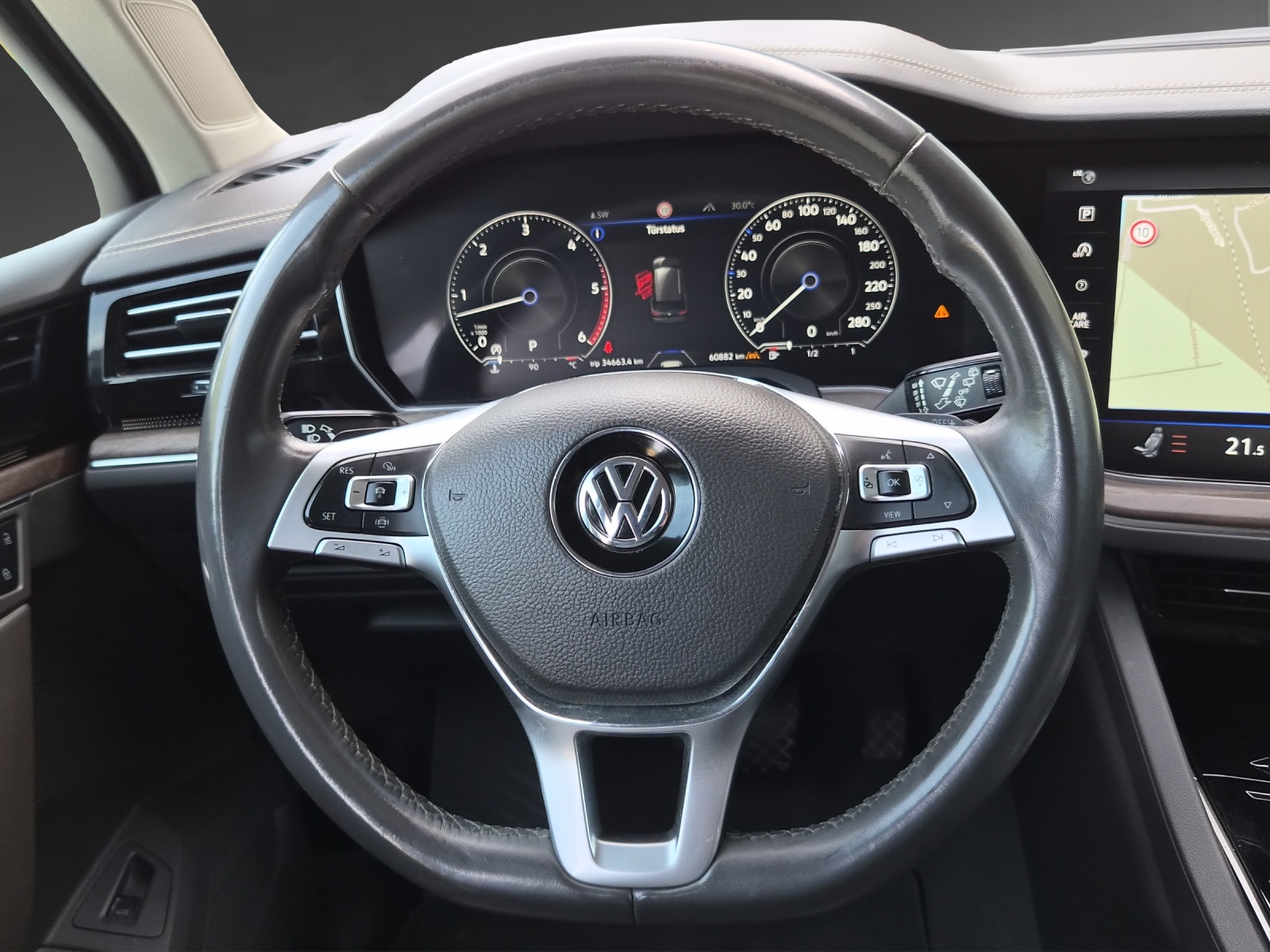 VW Touareg 3.0 TDI Atmosphere Tiptronic-image-8