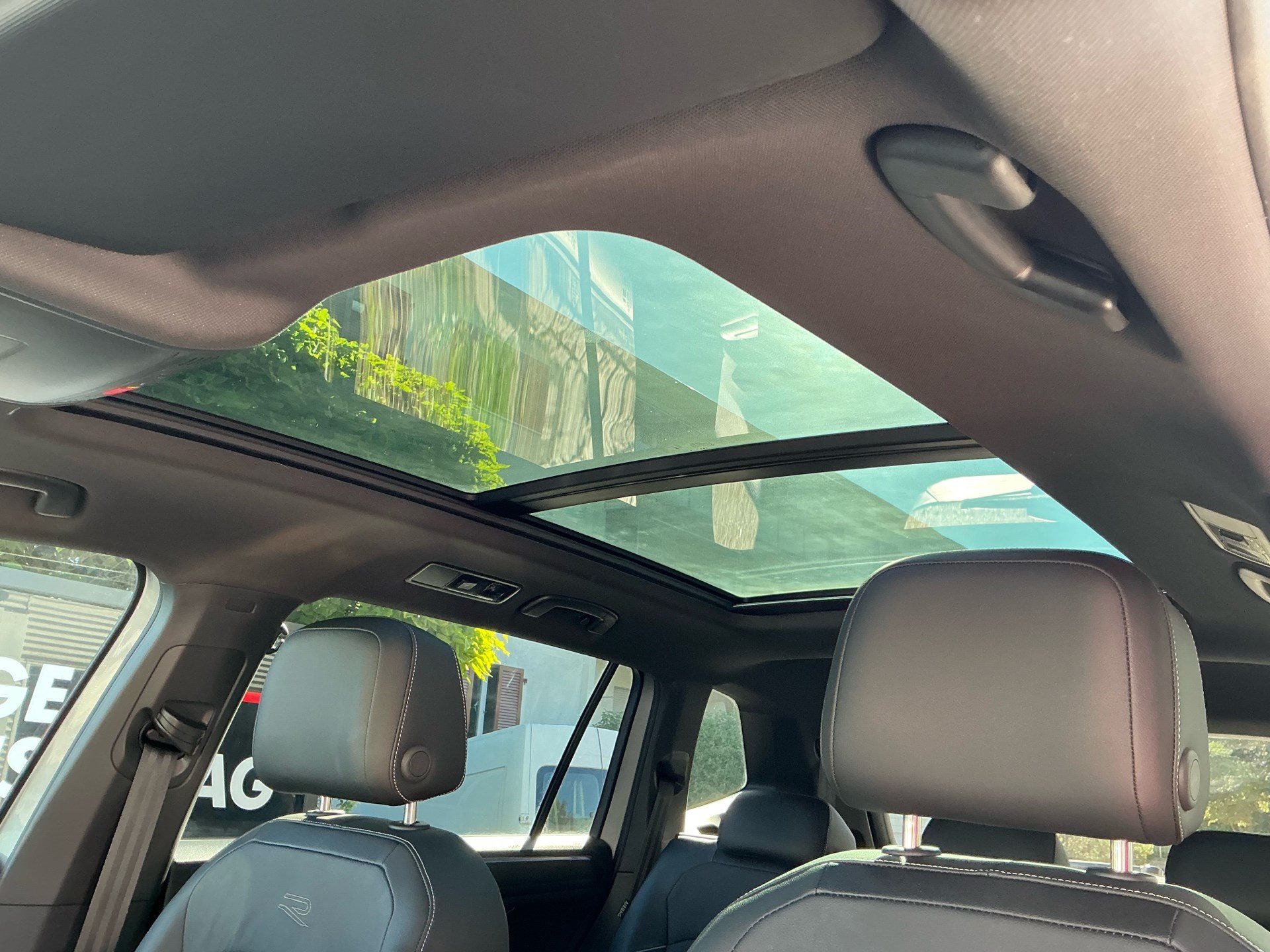 VW Tiguan Allspace R-Line 4Motion *** PANORAMADACH & ANHÄNGERKUPPLUNG ***-image-8