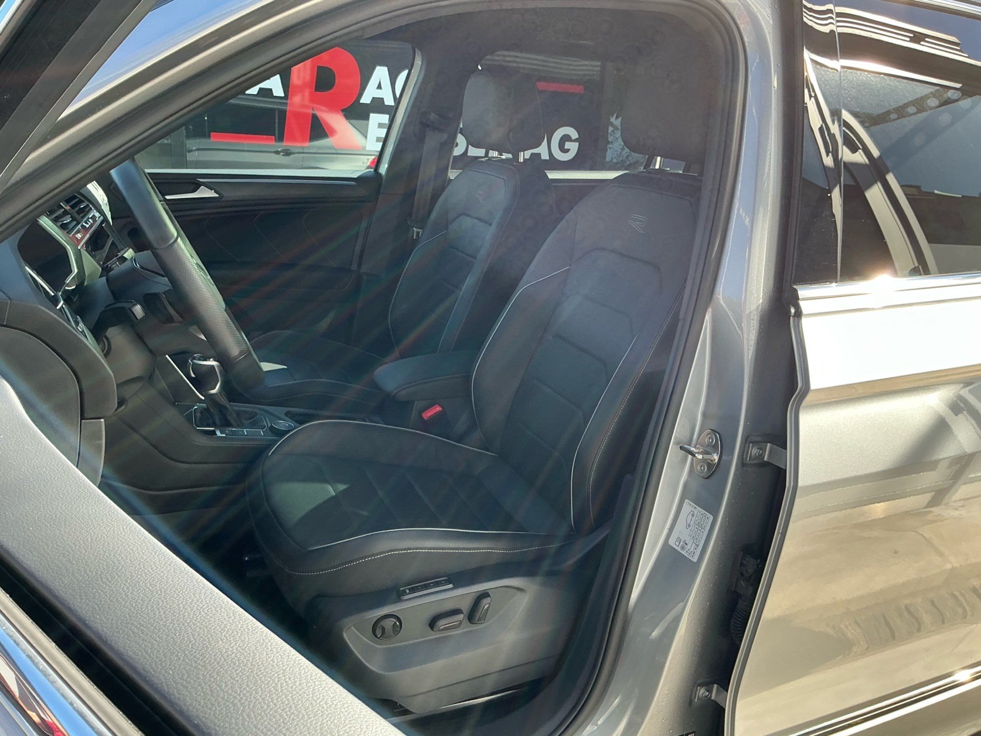 VW Tiguan Allspace R-Line 4Motion *** PANORAMADACH & ANHÄNGERKUPPLUNG ***-image-7