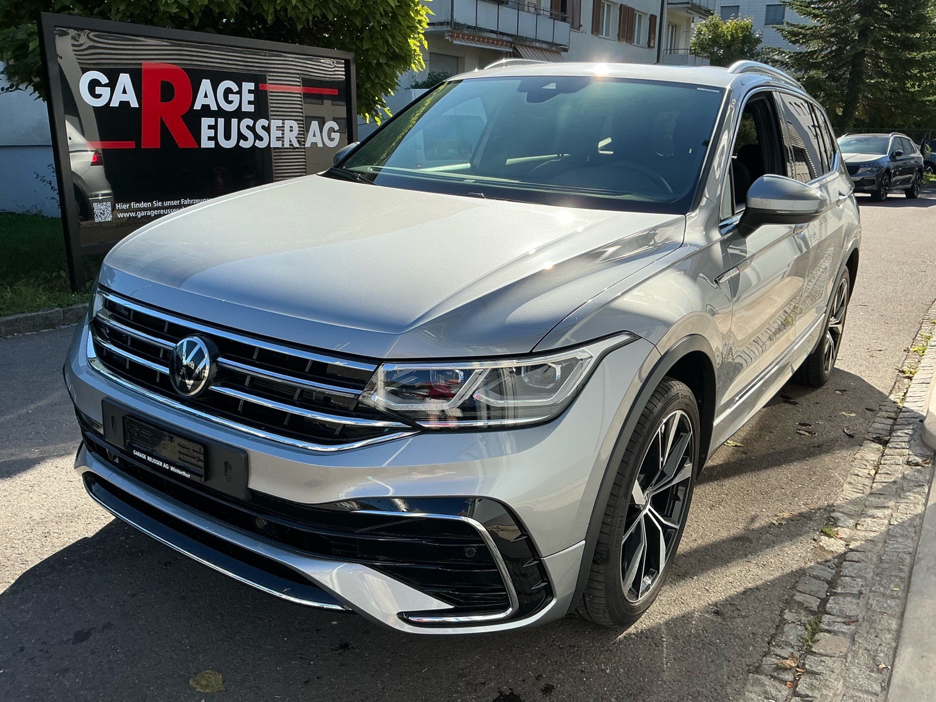 VW Tiguan Allspace R-Line 4Motion *** PANORAMADACH & ANHÄNGERKUPPLUNG ***