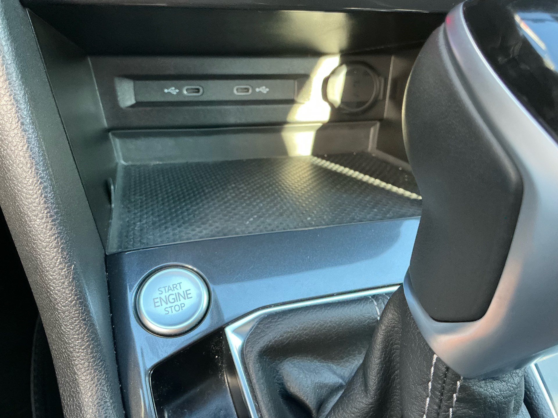 VW Tiguan Allspace R-Line 4Motion *** PANORAMADACH & ANHÄNGERKUPPLUNG ***-image-23
