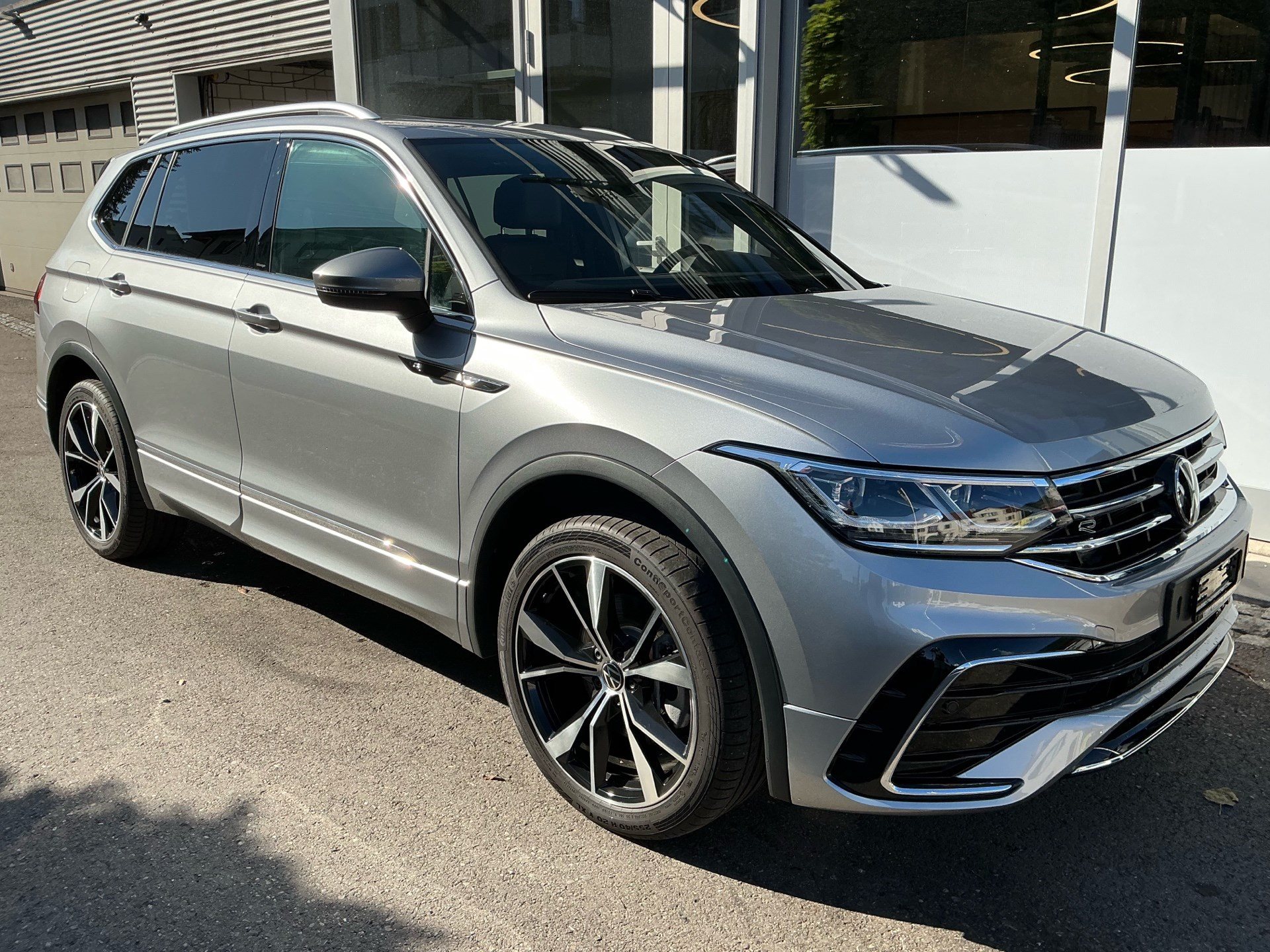 VW Tiguan Allspace R-Line 4Motion *** PANORAMADACH & ANHÄNGERKUPPLUNG ***-showroom-element-2