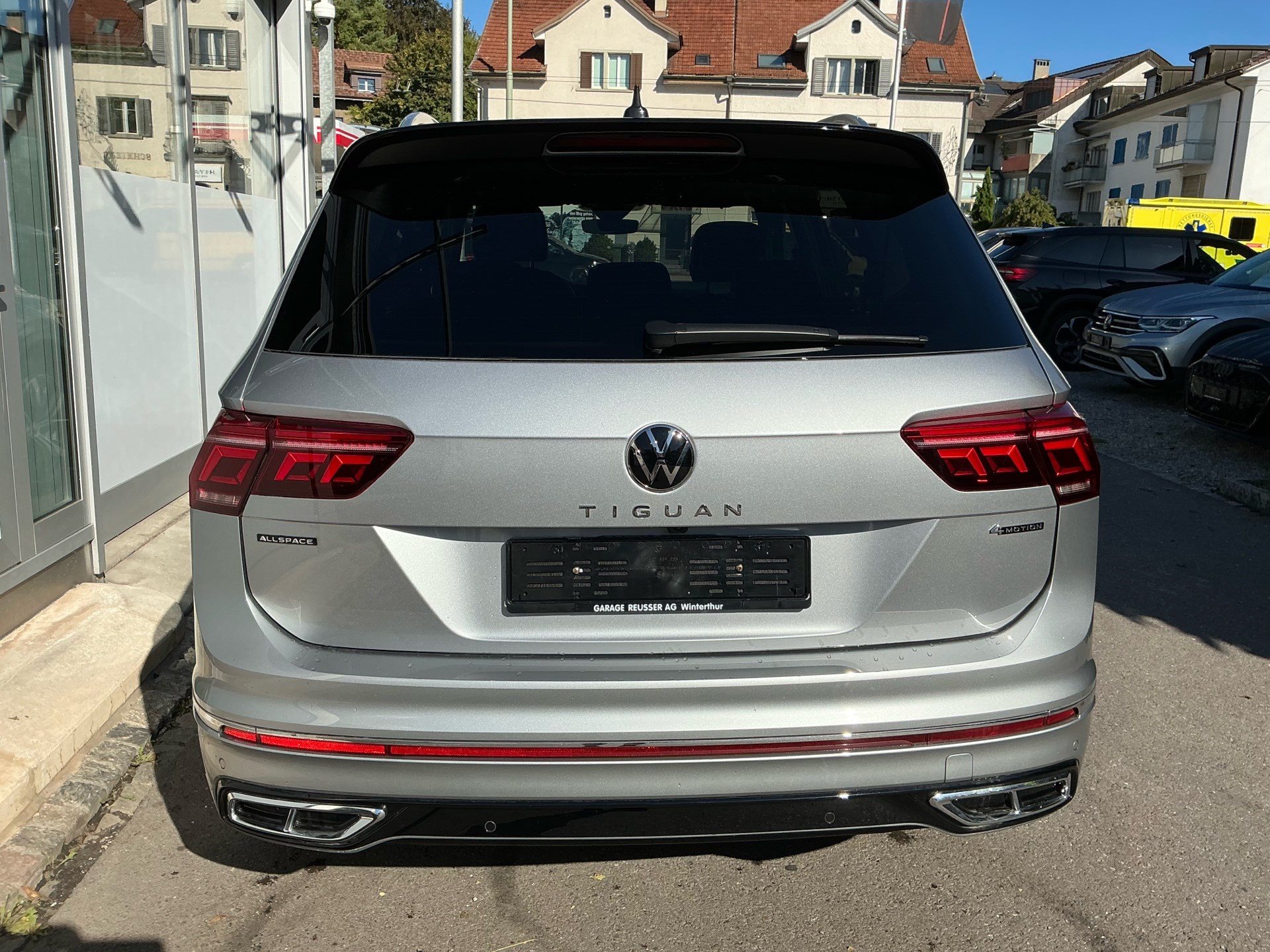 VW Tiguan Allspace R-Line 4Motion *** PANORAMADACH & ANHÄNGERKUPPLUNG ***-image-4