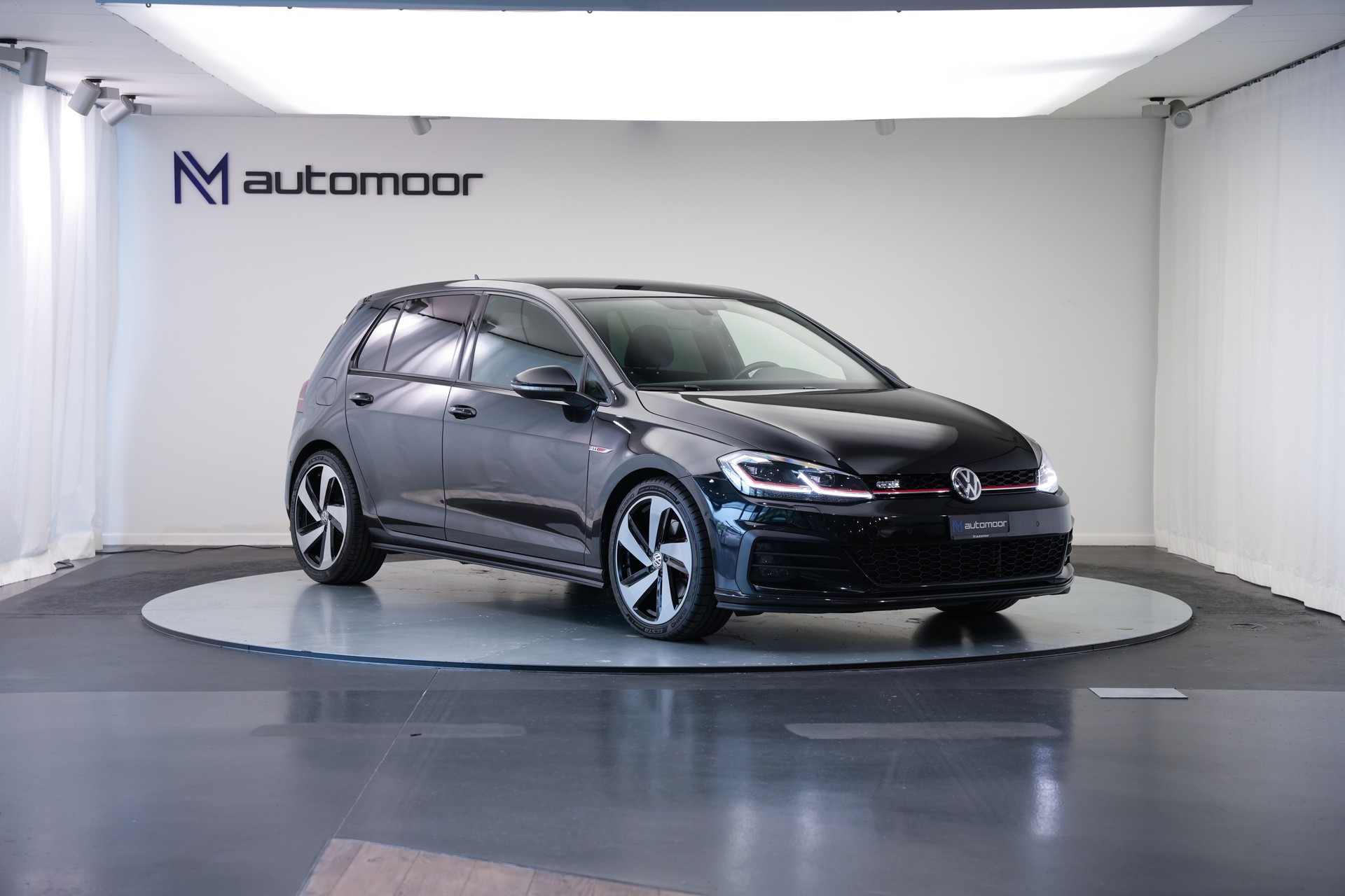 VW Golf 2.0 TSI GTI DSG *CH-Fahrzeug*-image-2