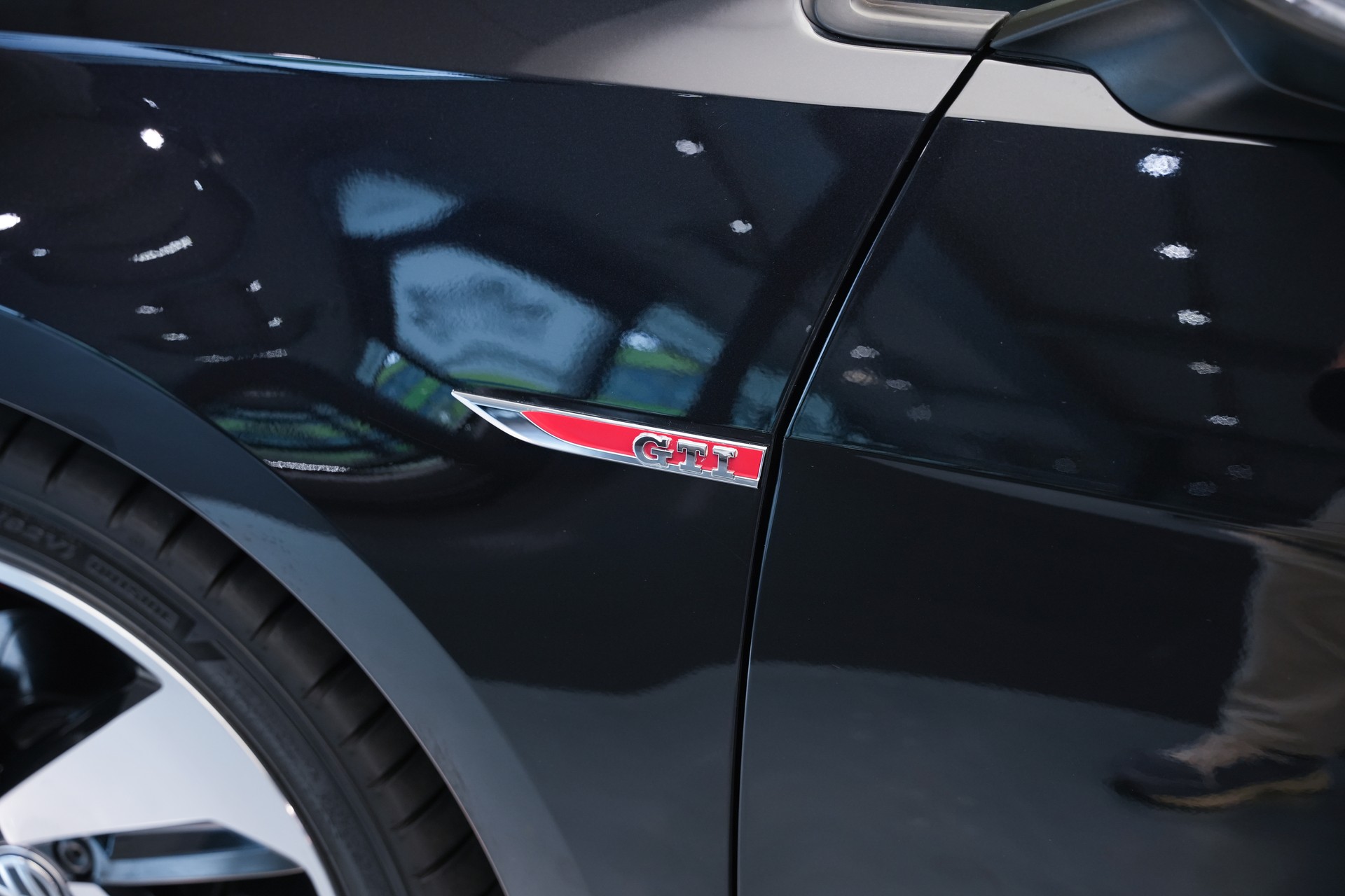 VW Golf 2.0 TSI GTI DSG *CH-Fahrzeug*-image-40