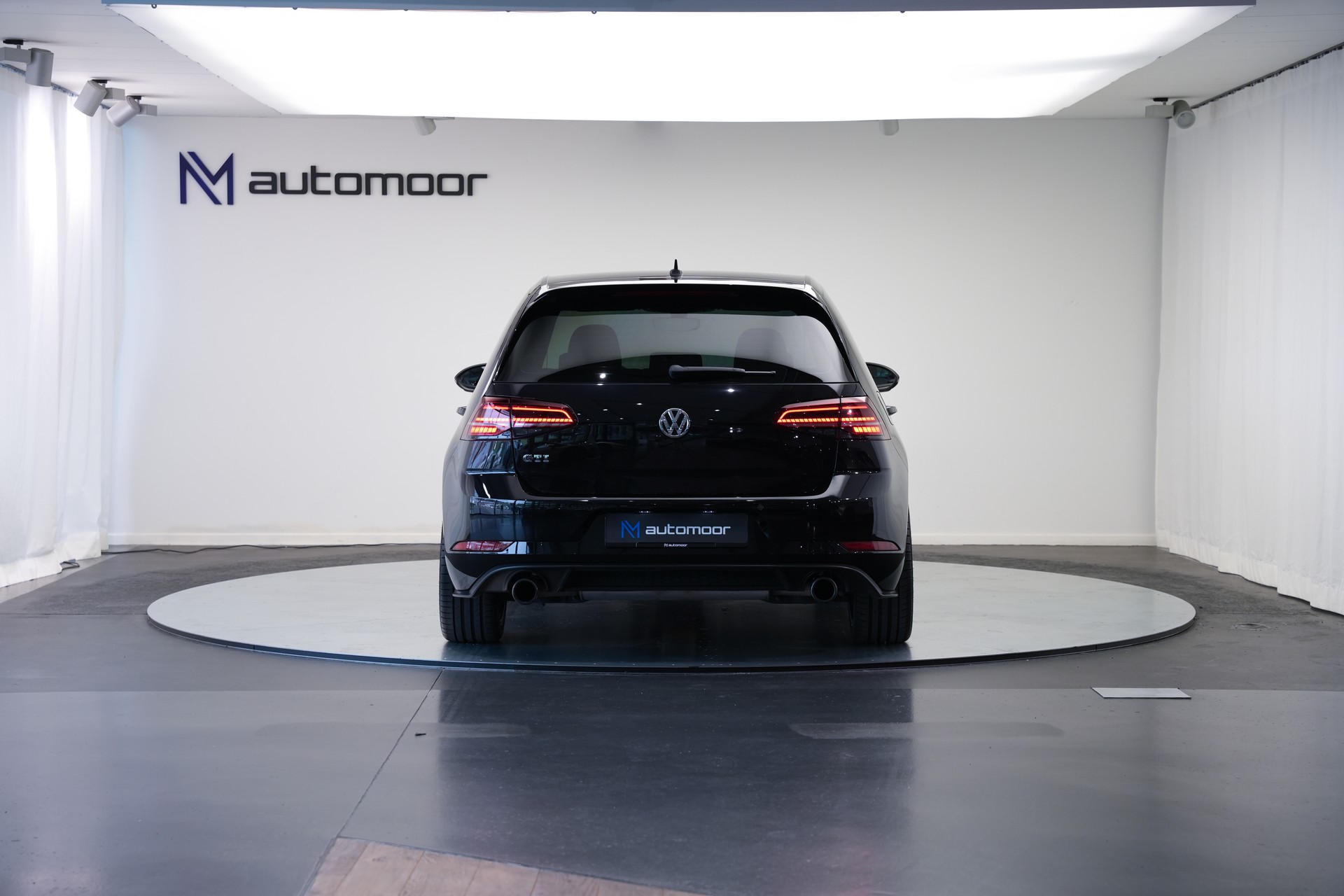 VW Golf 2.0 TSI GTI DSG *CH-Fahrzeug*-image-5