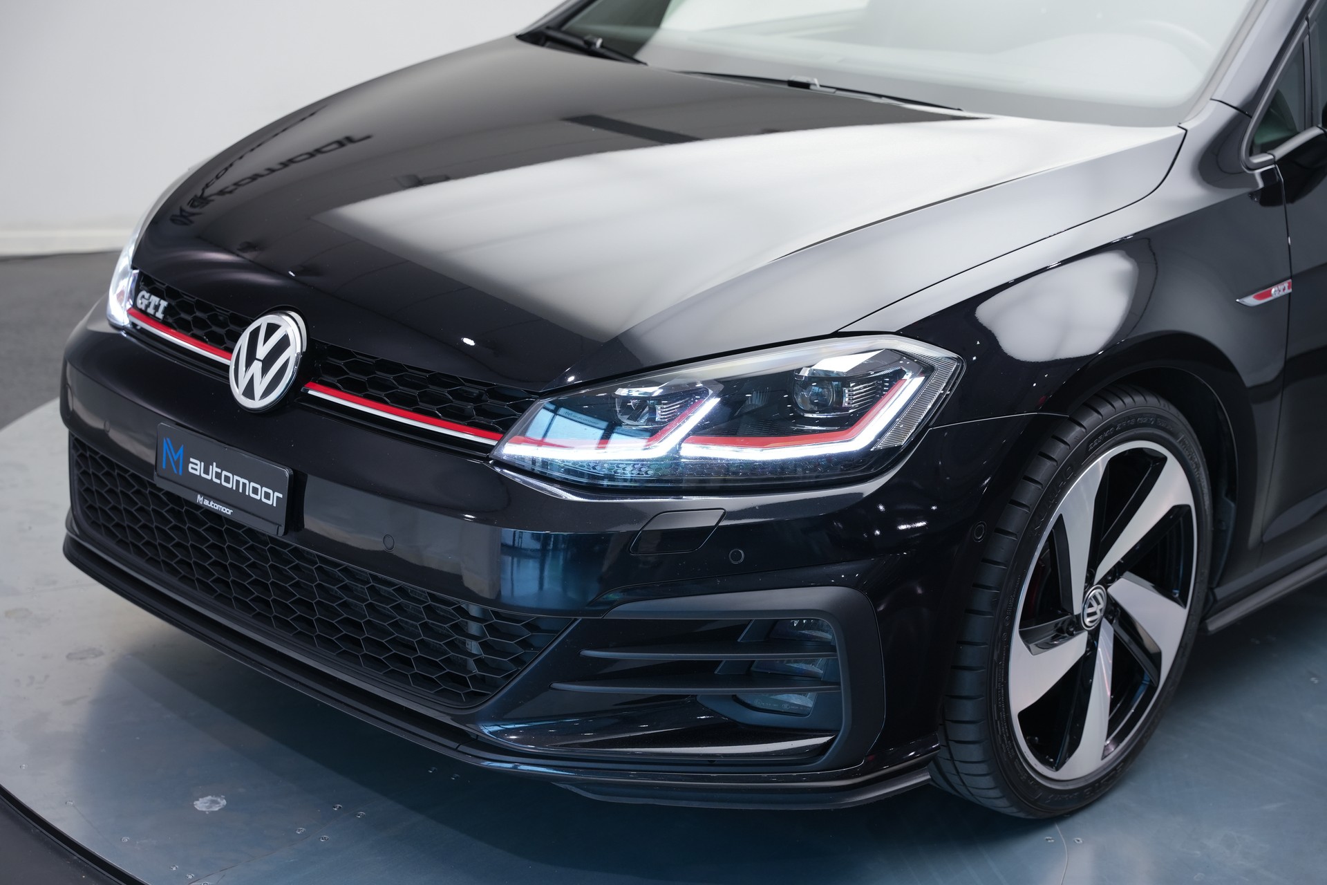 VW Golf 2.0 TSI GTI DSG *CH-Fahrzeug*-image-41
