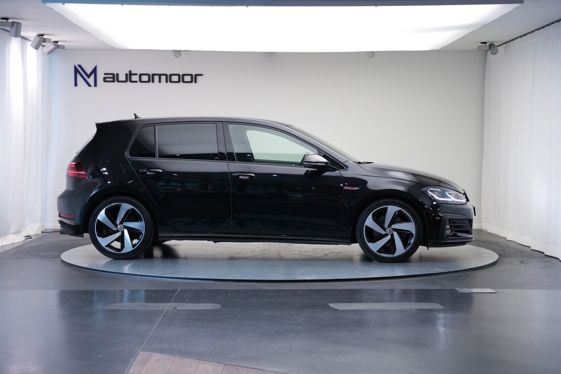 VW Golf 2.0 TSI GTI DSG *CH-Fahrzeug*-image-3