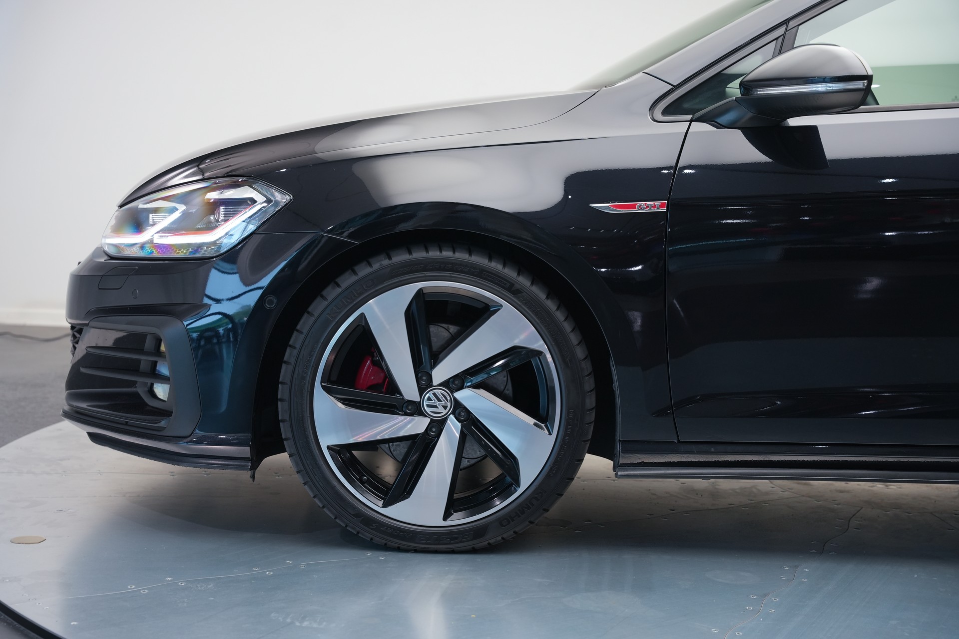 VW Golf 2.0 TSI GTI DSG *CH-Fahrzeug*-image-38
