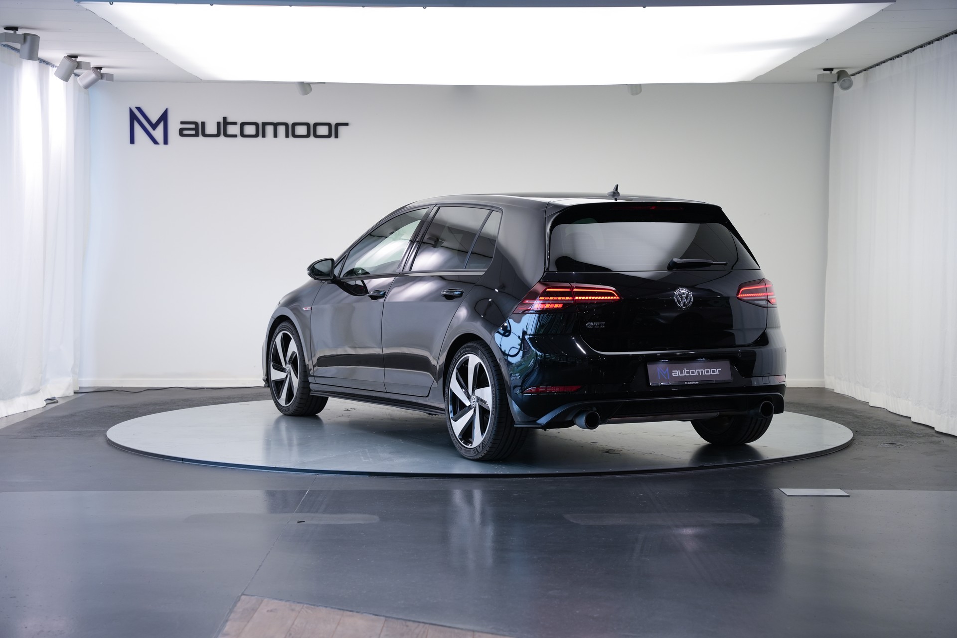 VW Golf 2.0 TSI GTI DSG *CH-Fahrzeug*-image-6