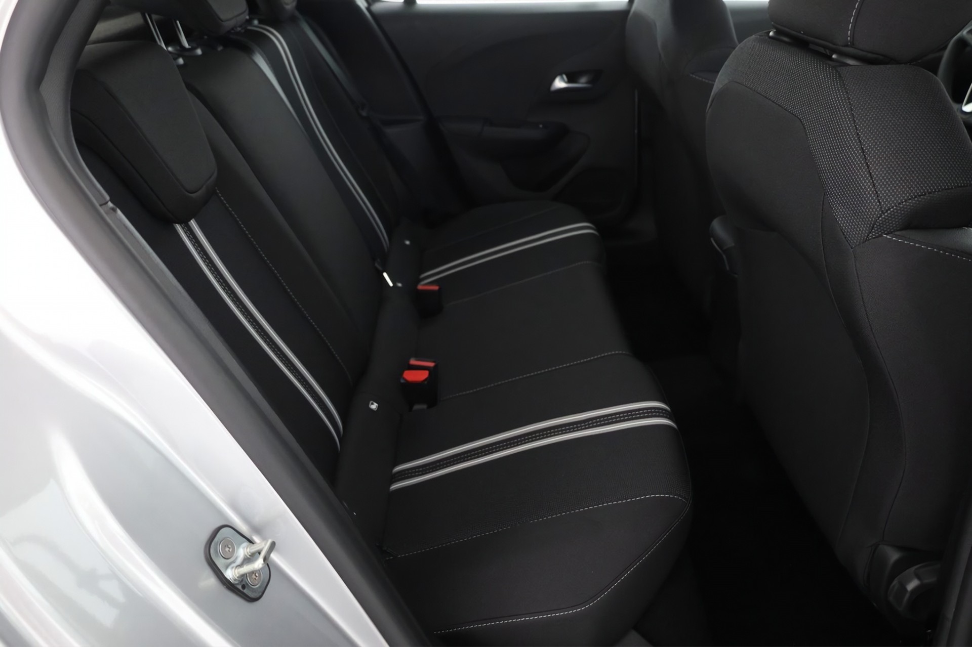 OPEL Corsa 1.2 T GS Bicolore-image-12