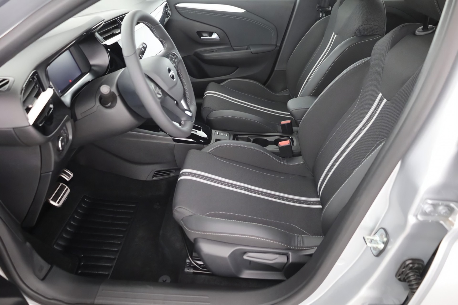 OPEL Corsa 1.2 T GS Bicolore-image-30